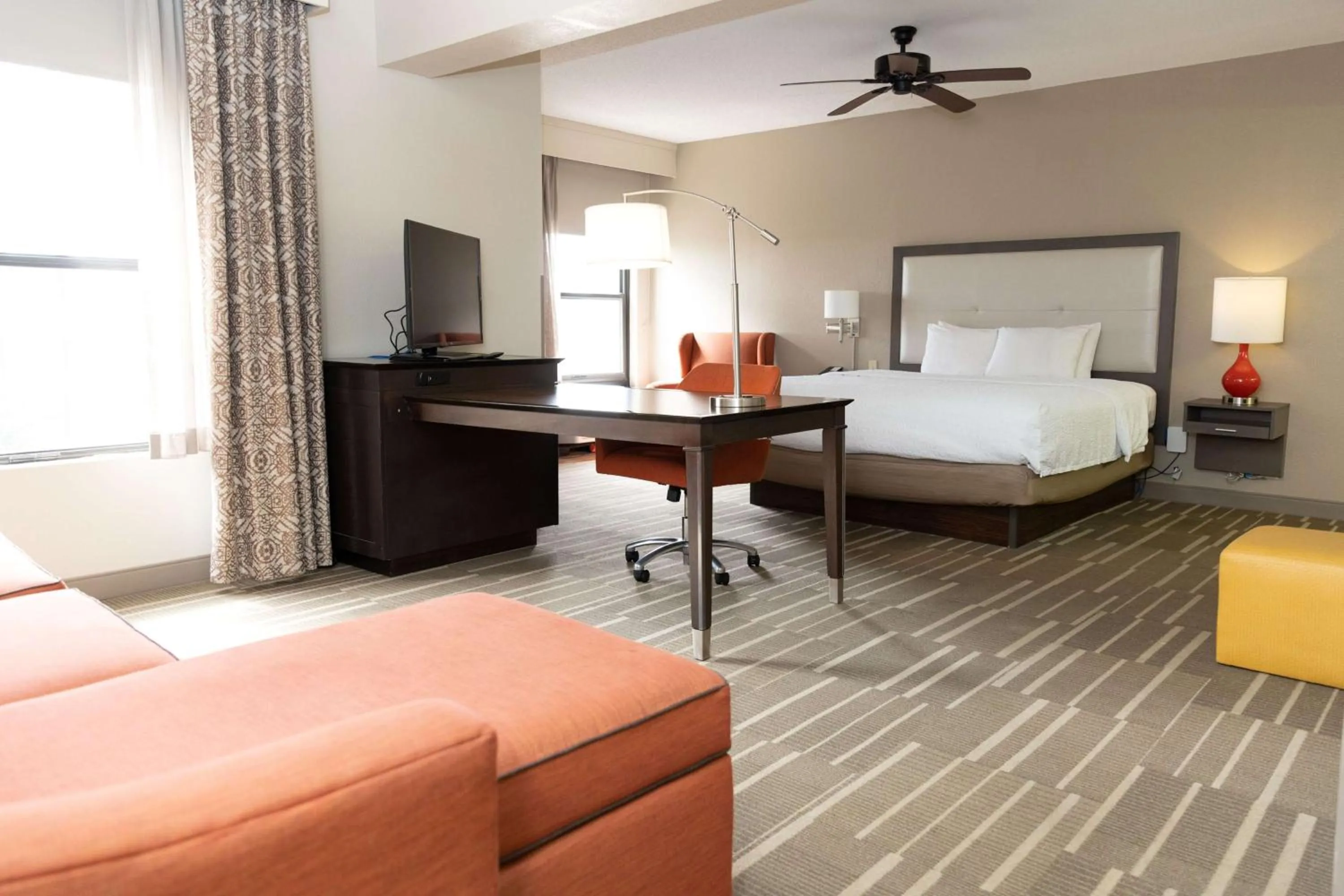 King Suite with Sofa Bed in Hampton Inn Hammond
