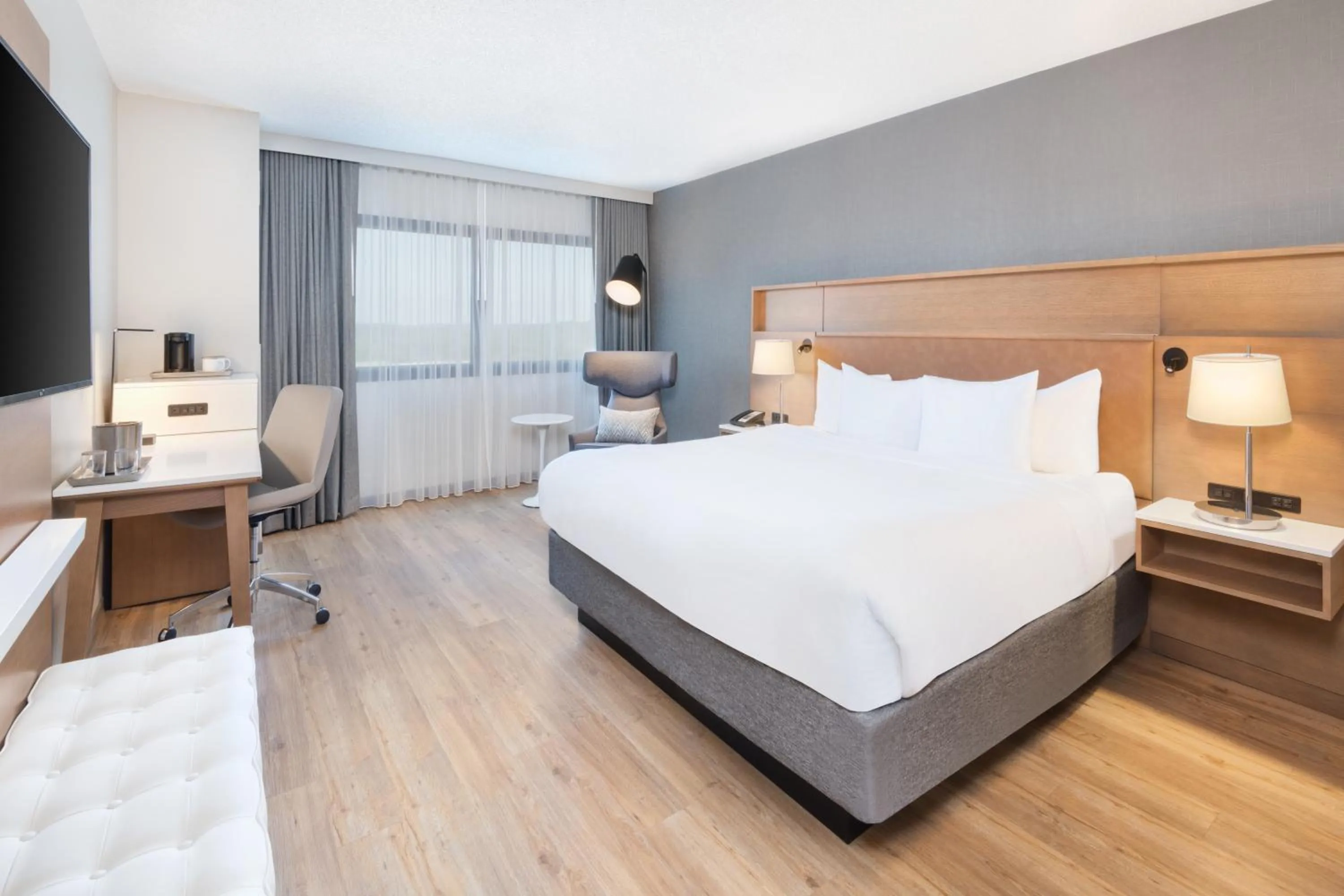 King Room - Non-Smoking in Radisson Hotel Nashville Airport