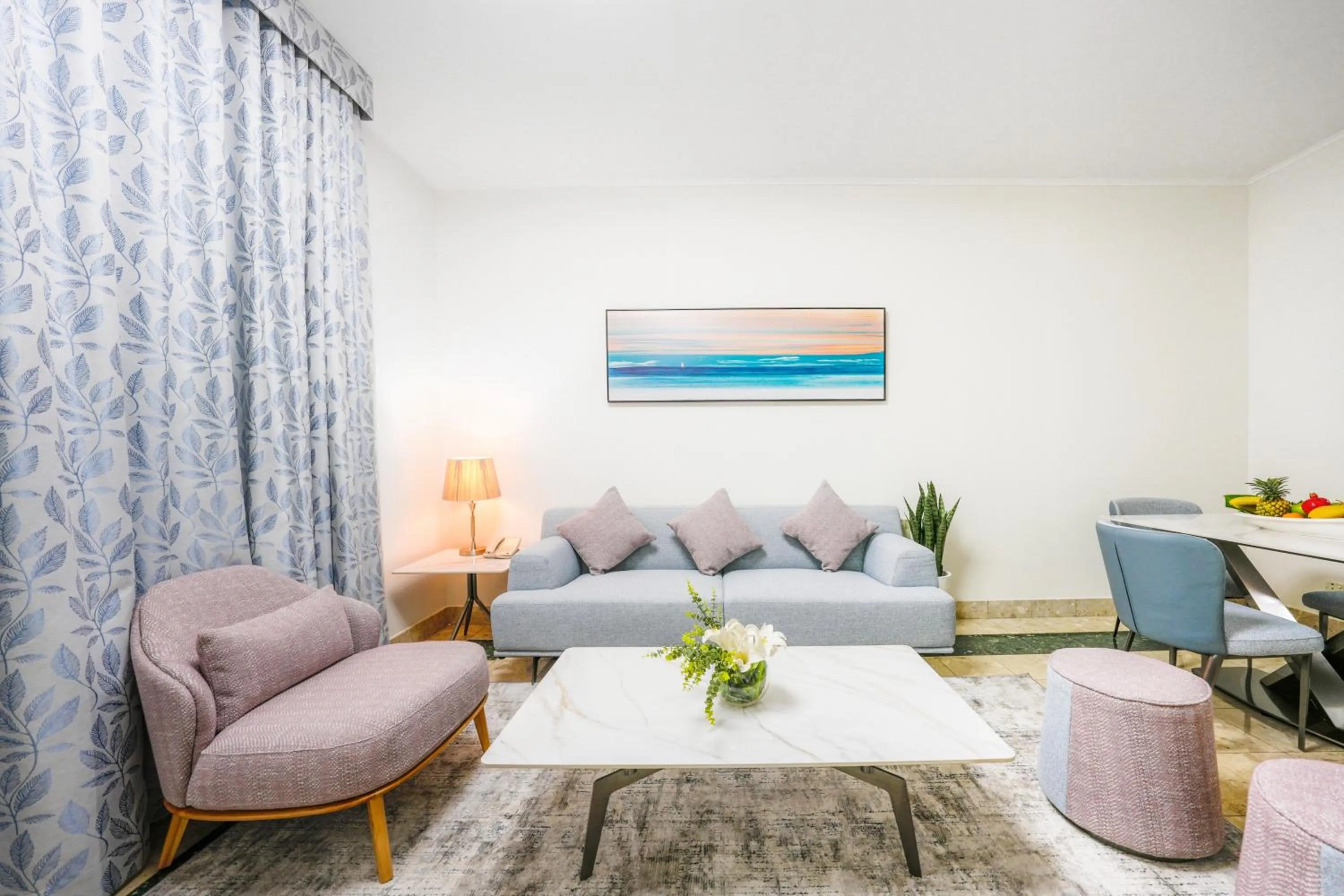 Deluxe One-Bedroom Apartment in Al Bustan Centre & Residence