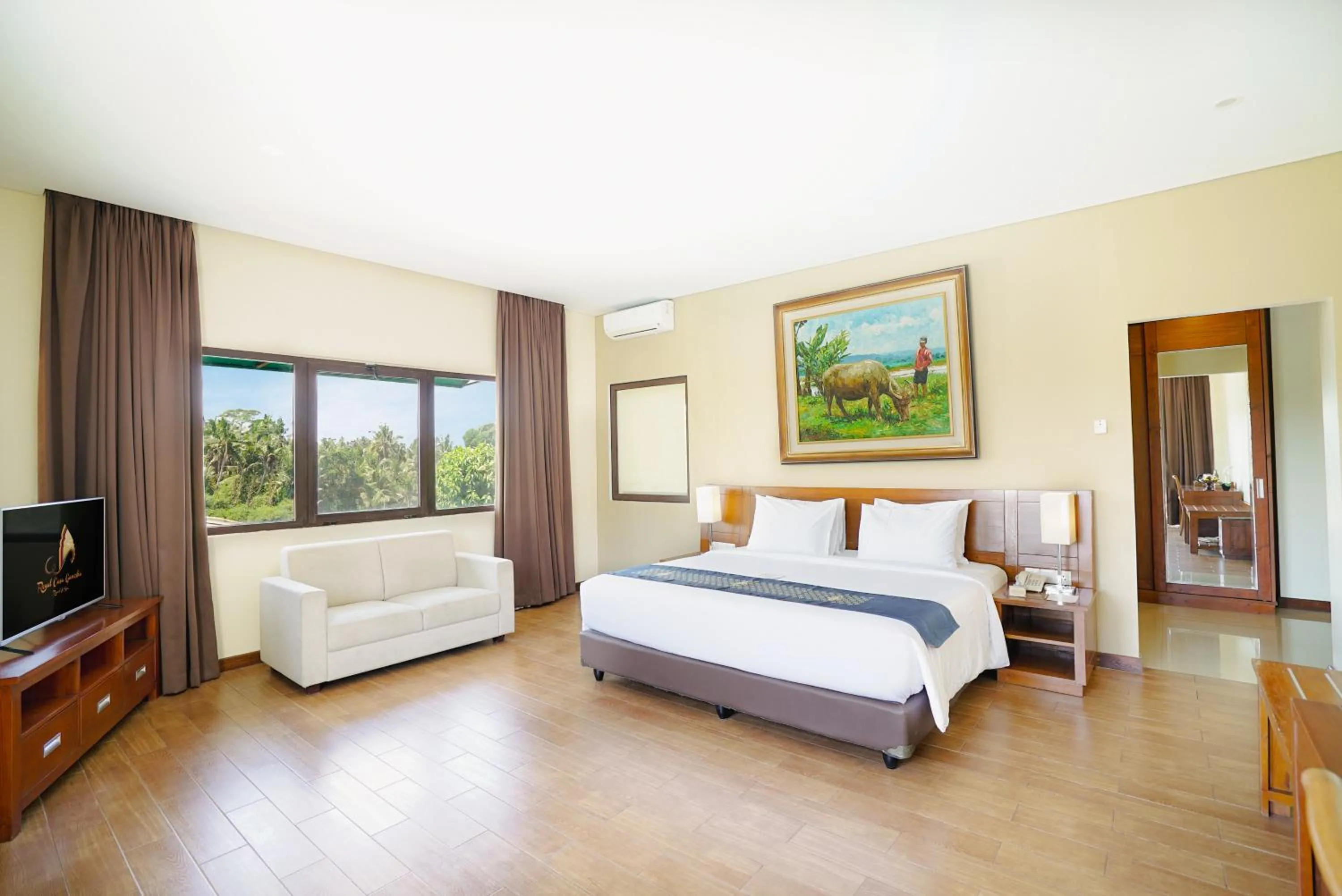 Suite Room with Balcony in Royal Casa Ganesha