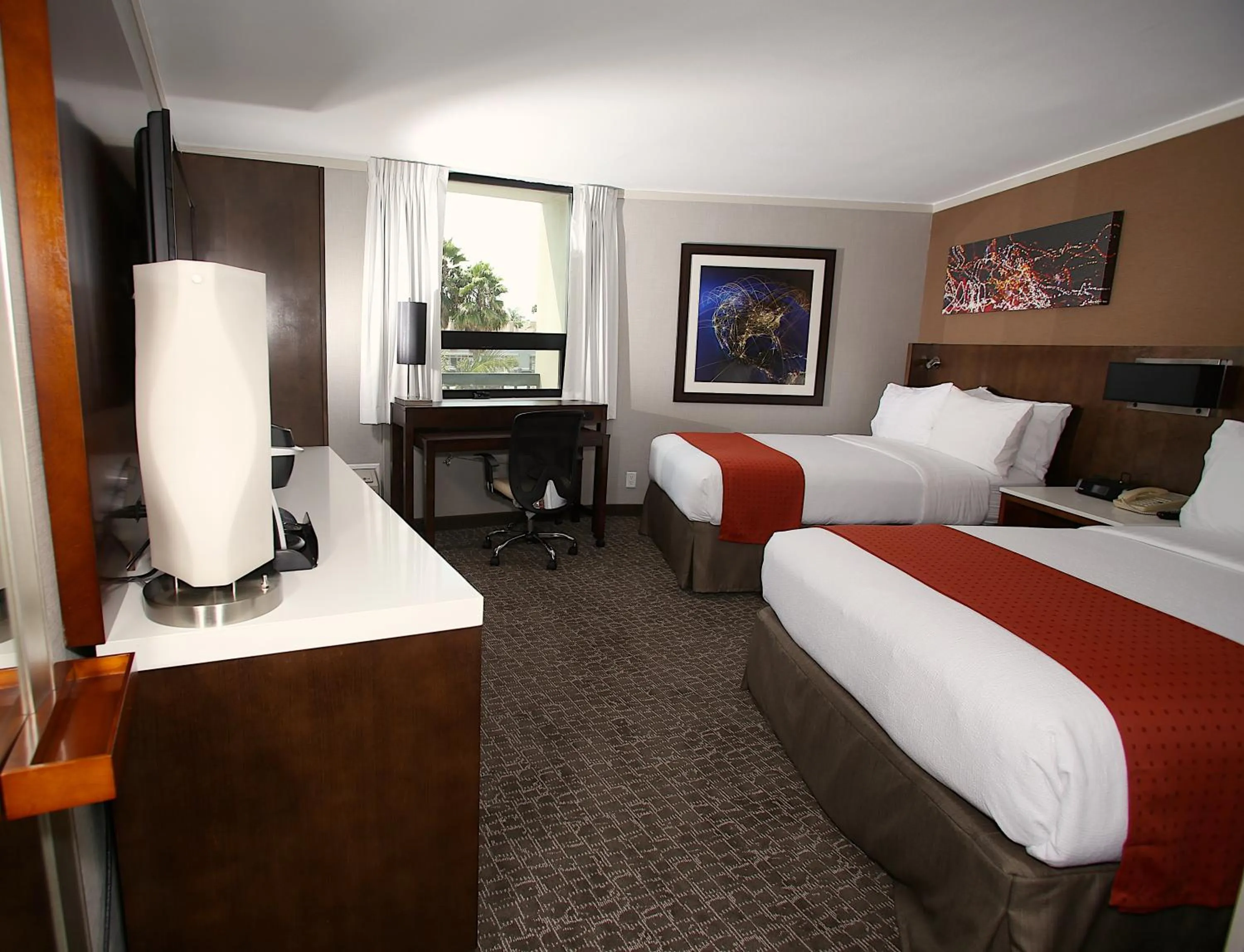 Double Room with Two Double Beds - Hearing Accessible - Non-Smoking in Holiday Inn Long Beach - Airport by IHG