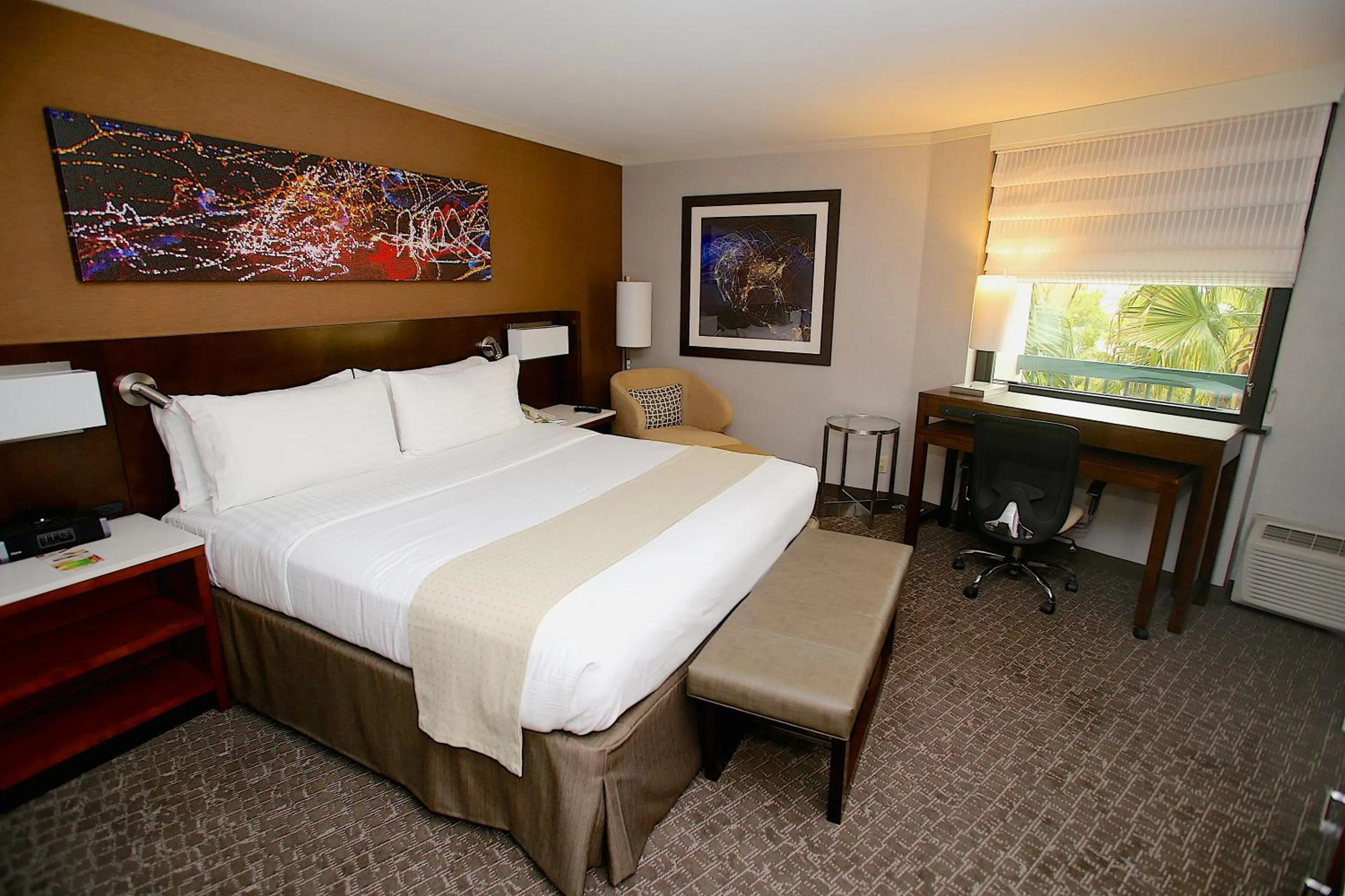 Premium King Room in Holiday Inn Long Beach - Airport by IHG