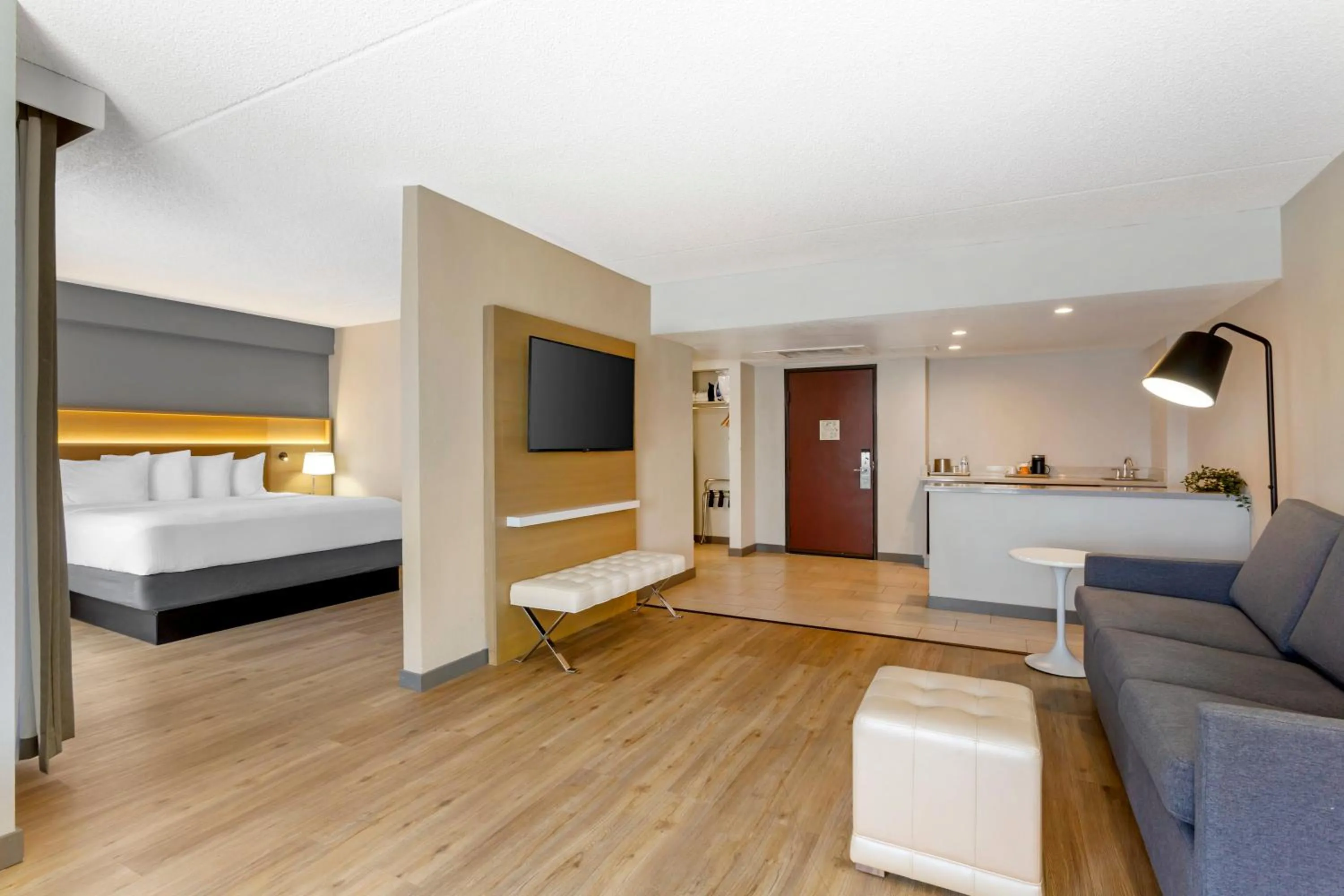 King Suite - Disability Access/Non Smoking in Radisson Hotel Casa Grande