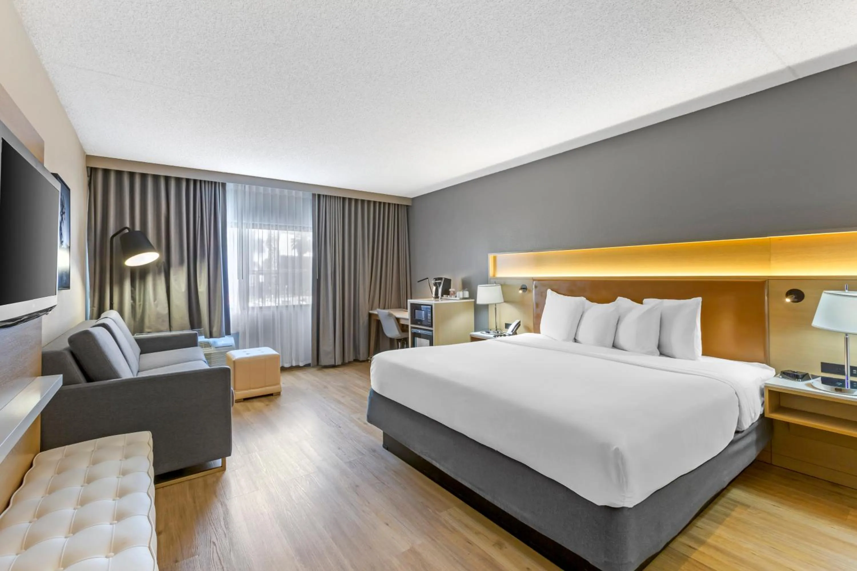 One-Bedroom King Suite - Non Smoking in Radisson Hotel Casa Grande