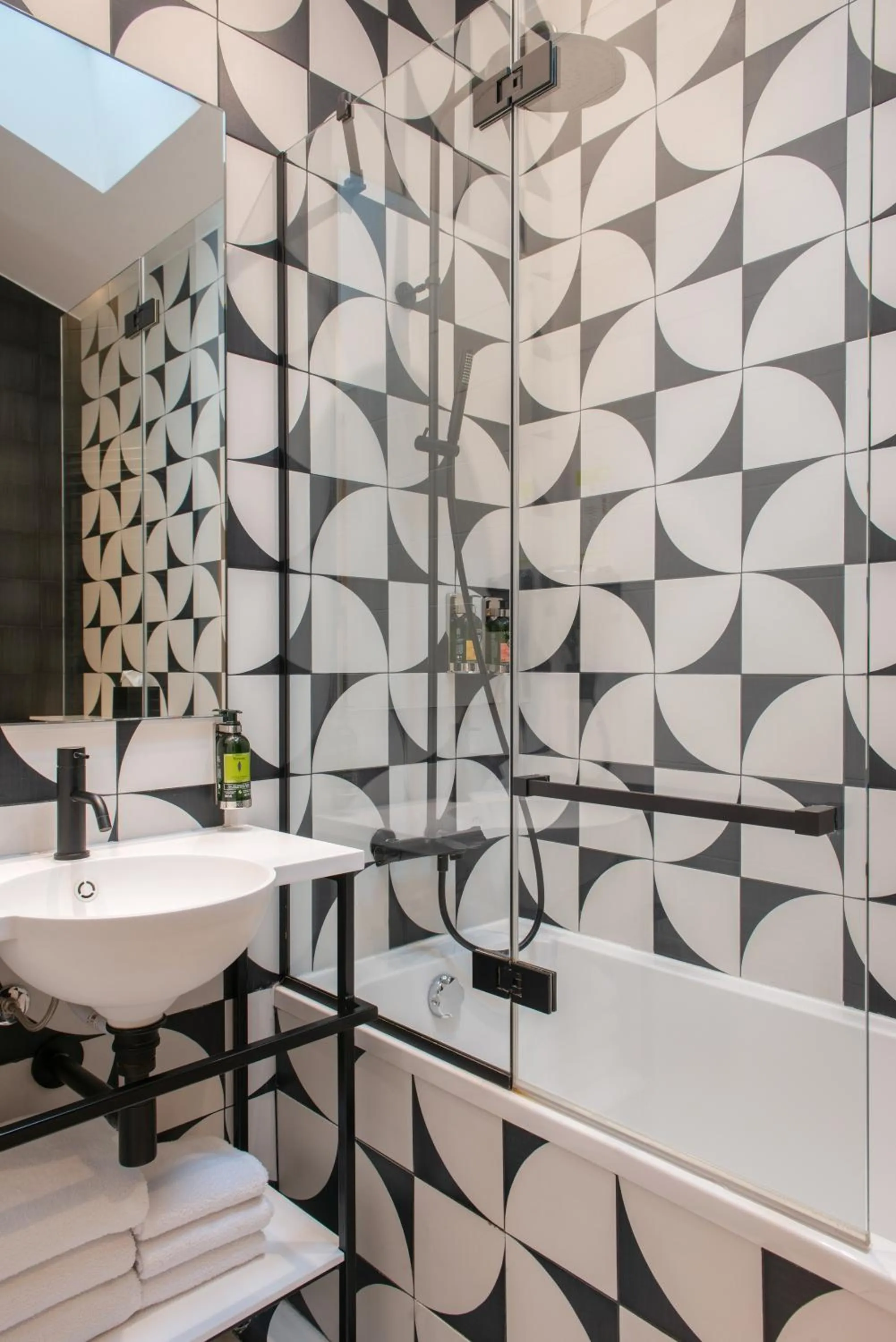 Triple Room in Arc Elysées