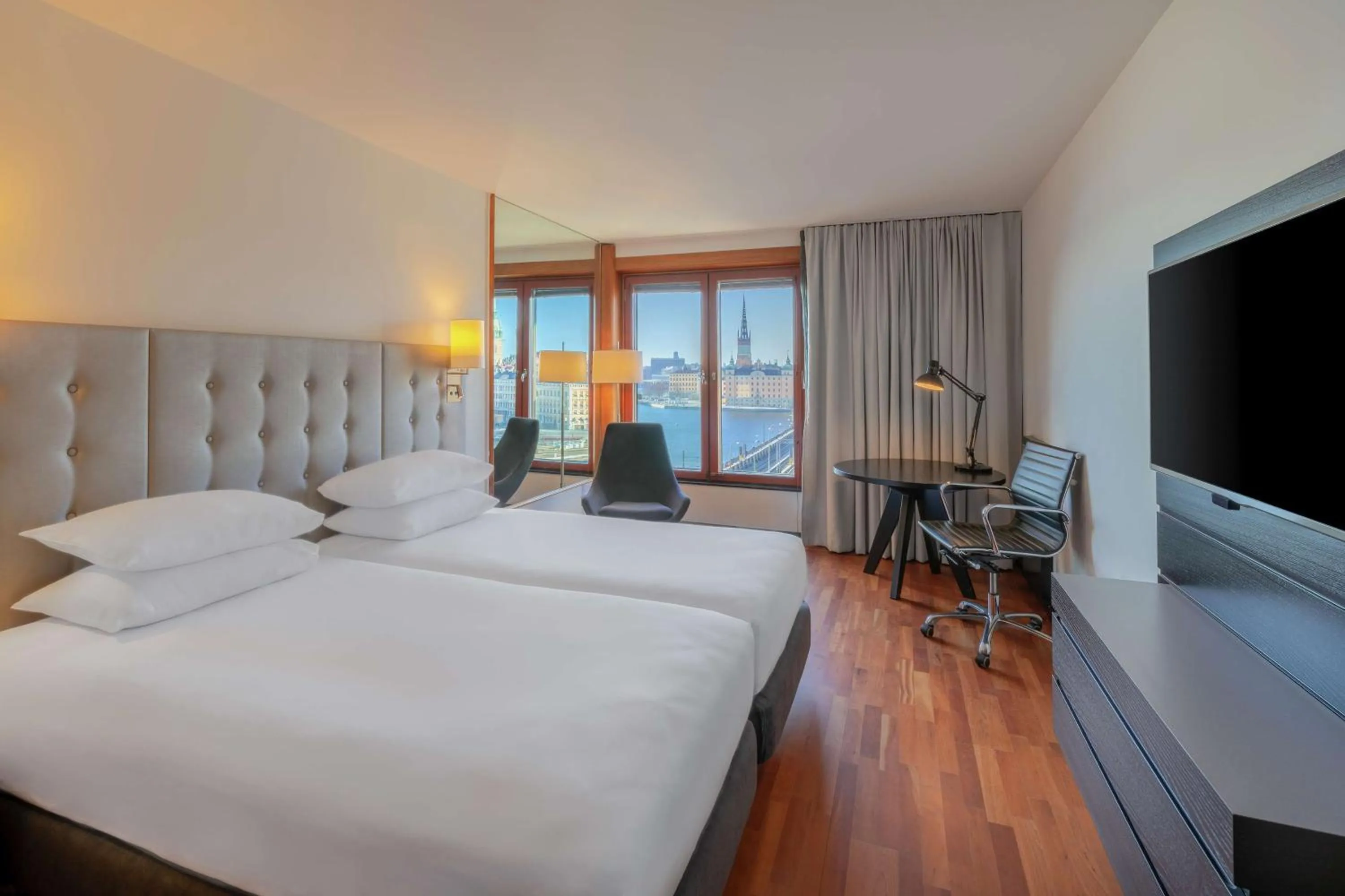 Deluxe Twin Room with View - Mobility Accessible in Hilton Stockholm Slussen Hotel