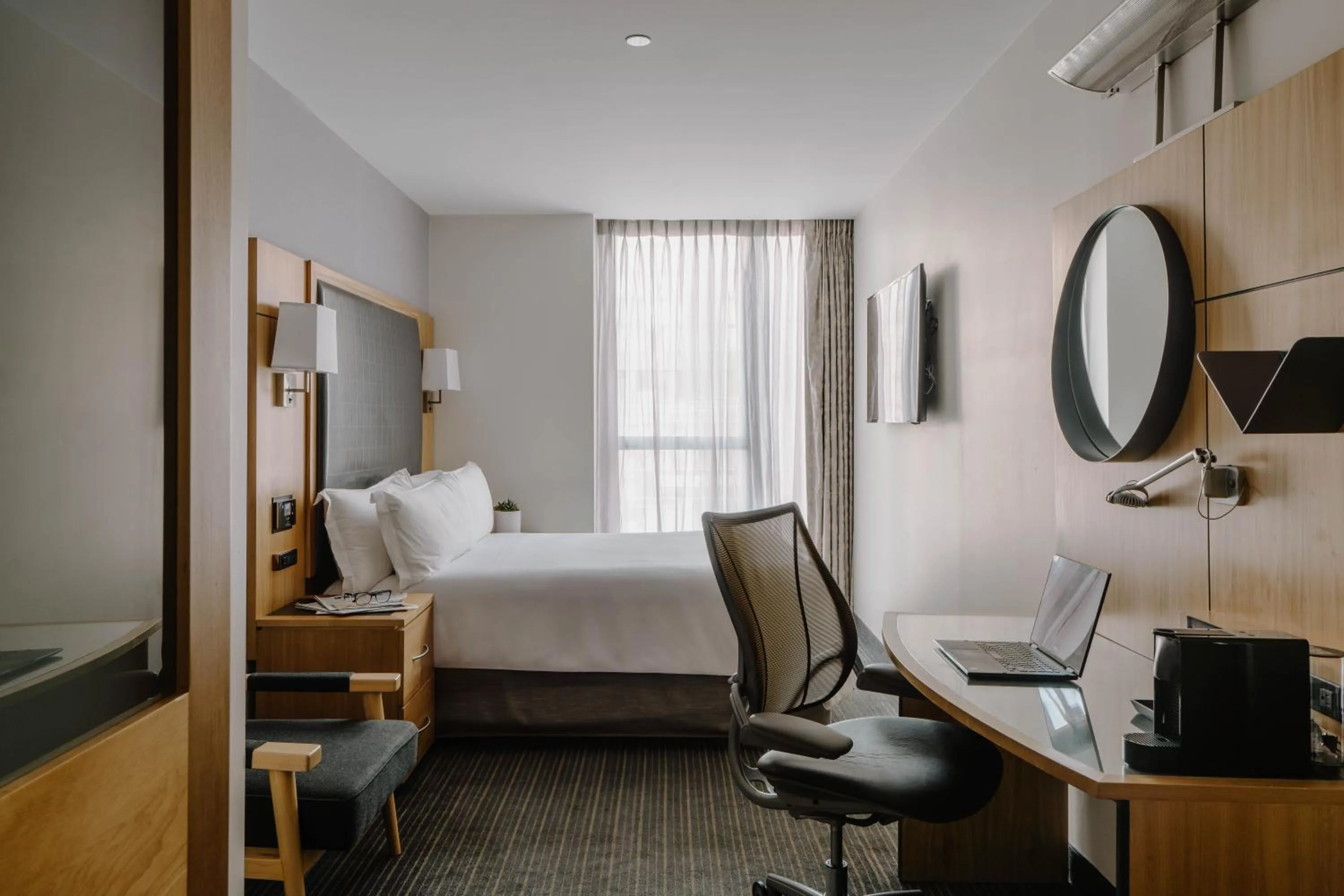 Standard Queen Room in Club Quarters Hotel World Trade Center, New York