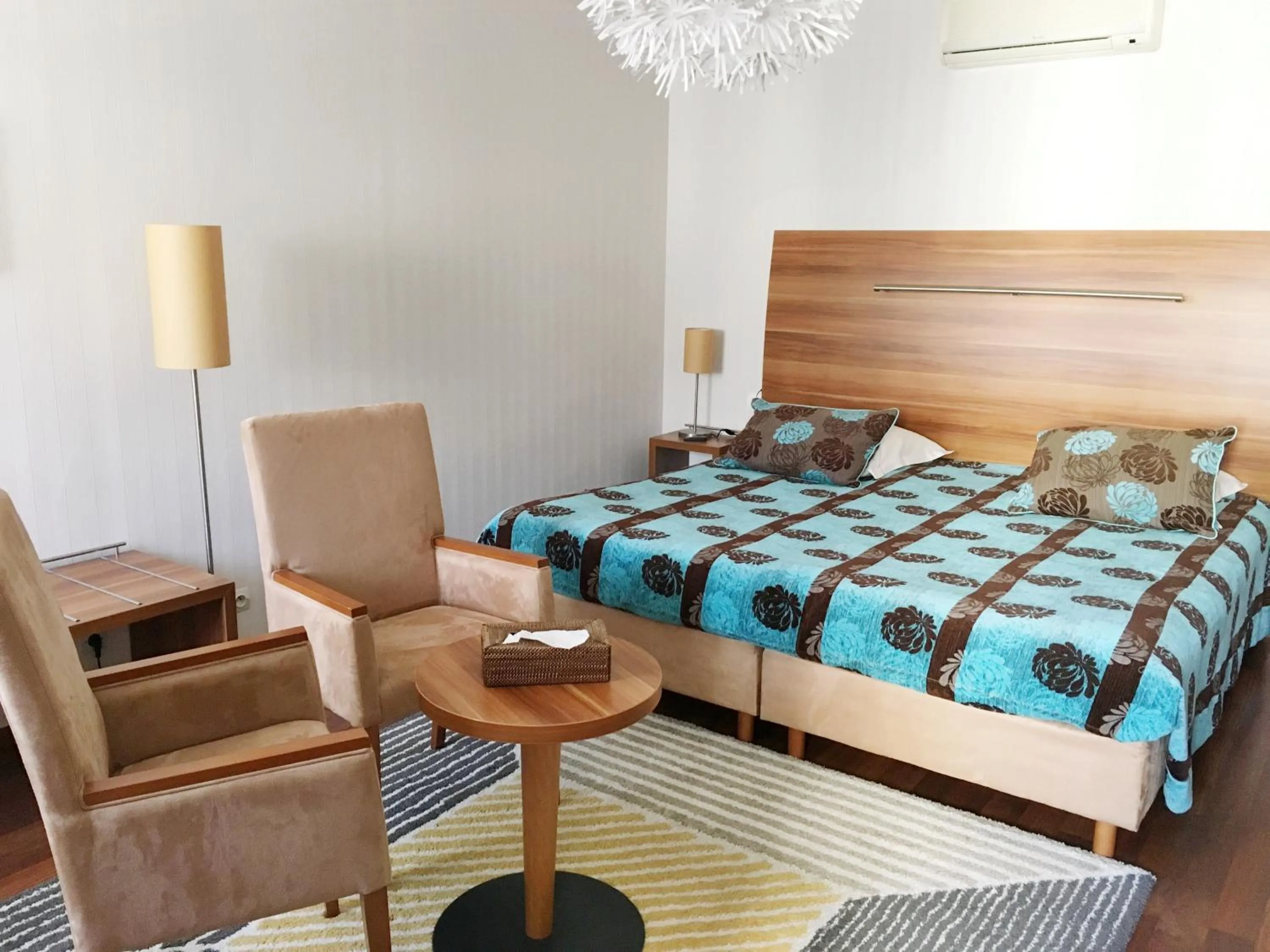 Deluxe Double Room in Logis Hôtel & Restaurant d'Angleterre