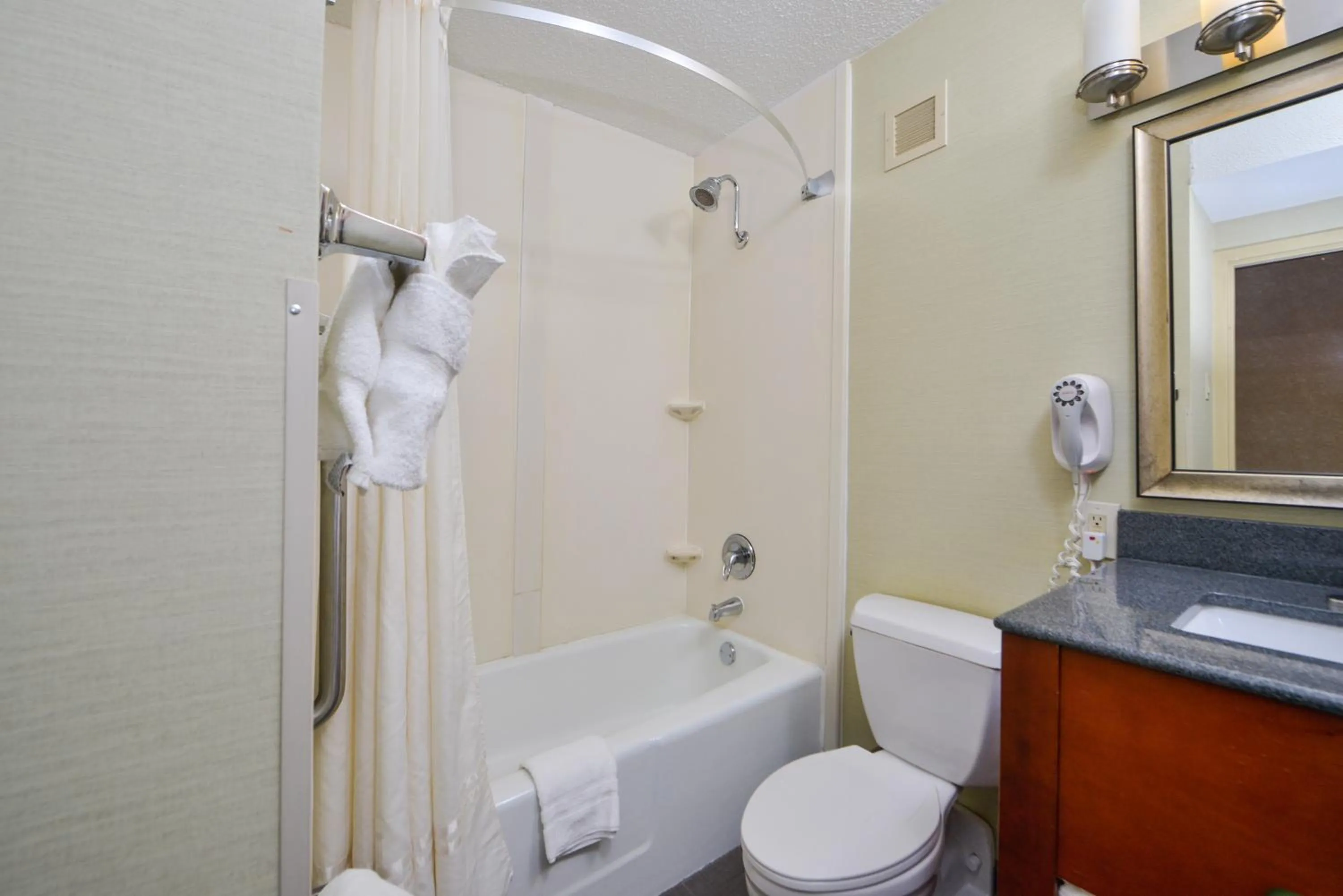 One-Bedroom Suite with Two Queen Beds in Holiday Inn Express Towson- Baltimore North by IHG