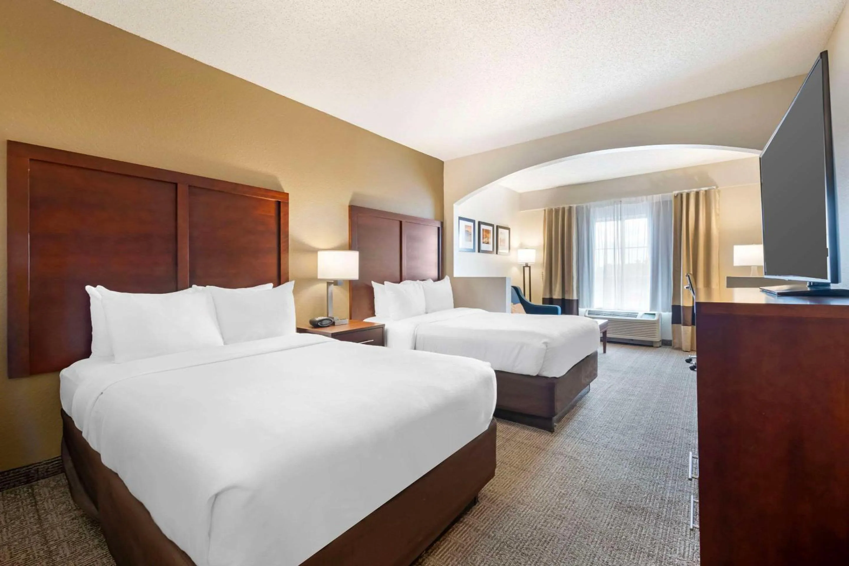 Suite with Two Double Beds - Non-Smoking in Comfort Suites Downtown