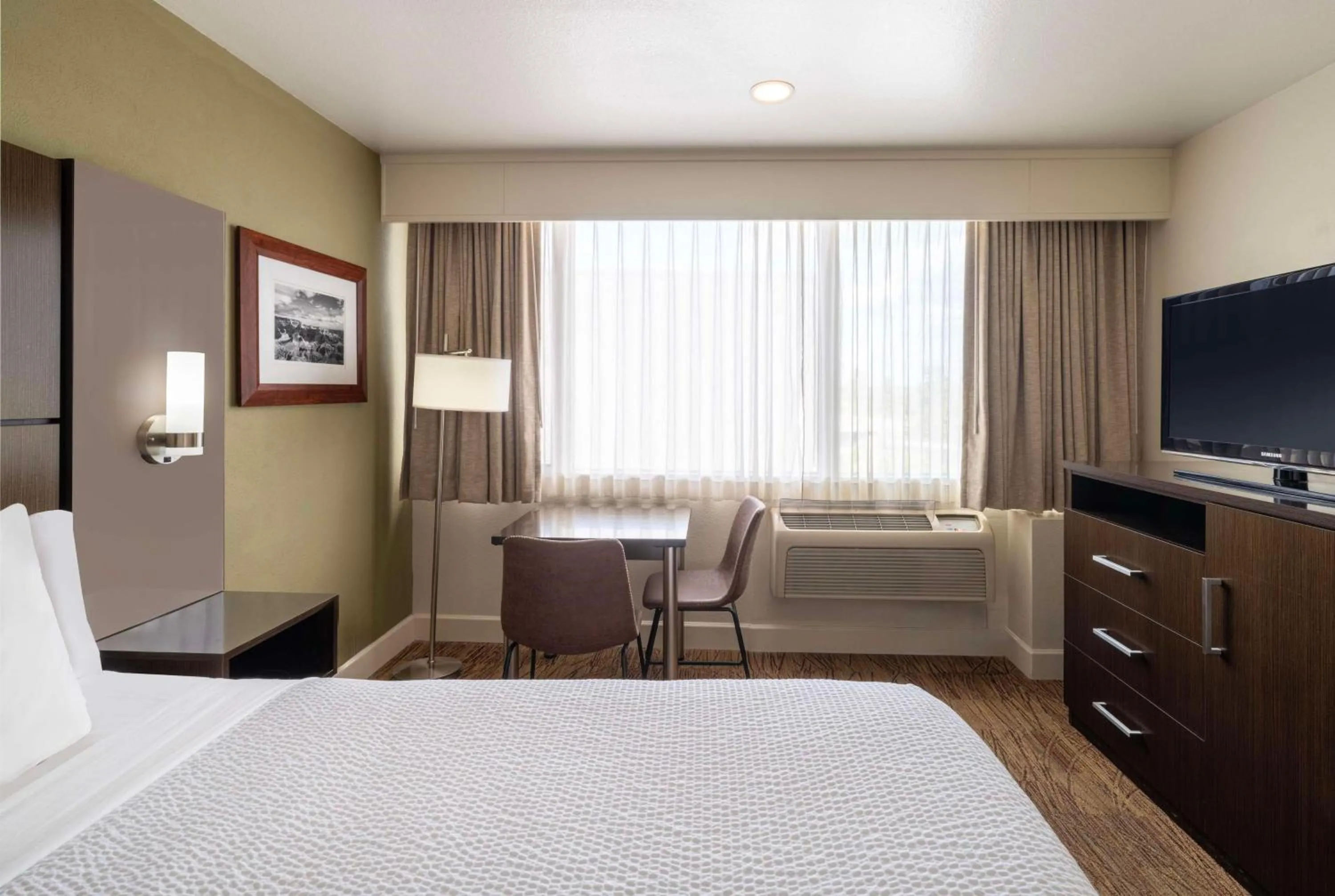 Queen Room - Non-Smoking in Best Western Pony Soldier Inn & Suites