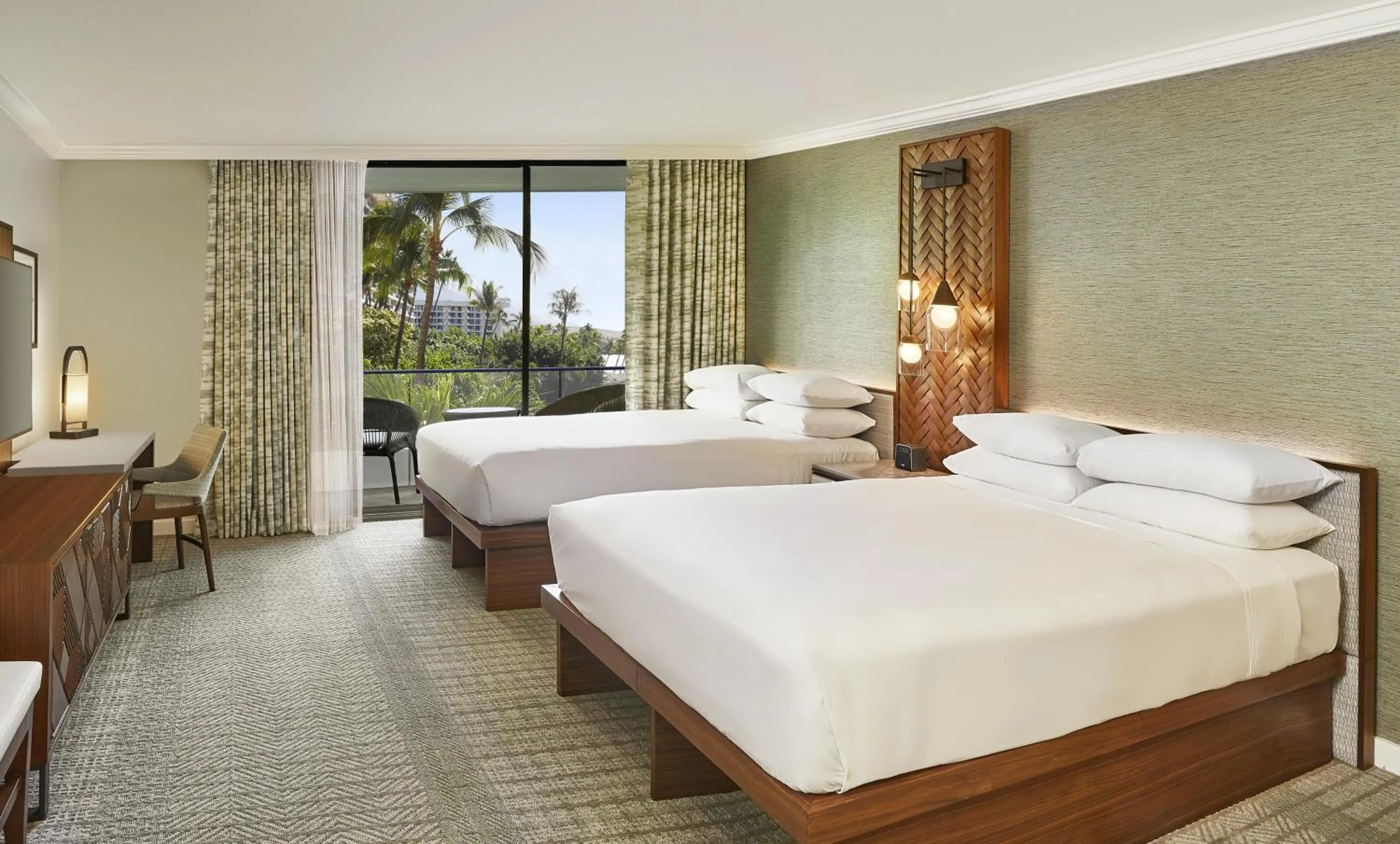Queen Room with Two Queen Beds and Partial Ocean View in Hyatt Regency Maui Resort & Spa