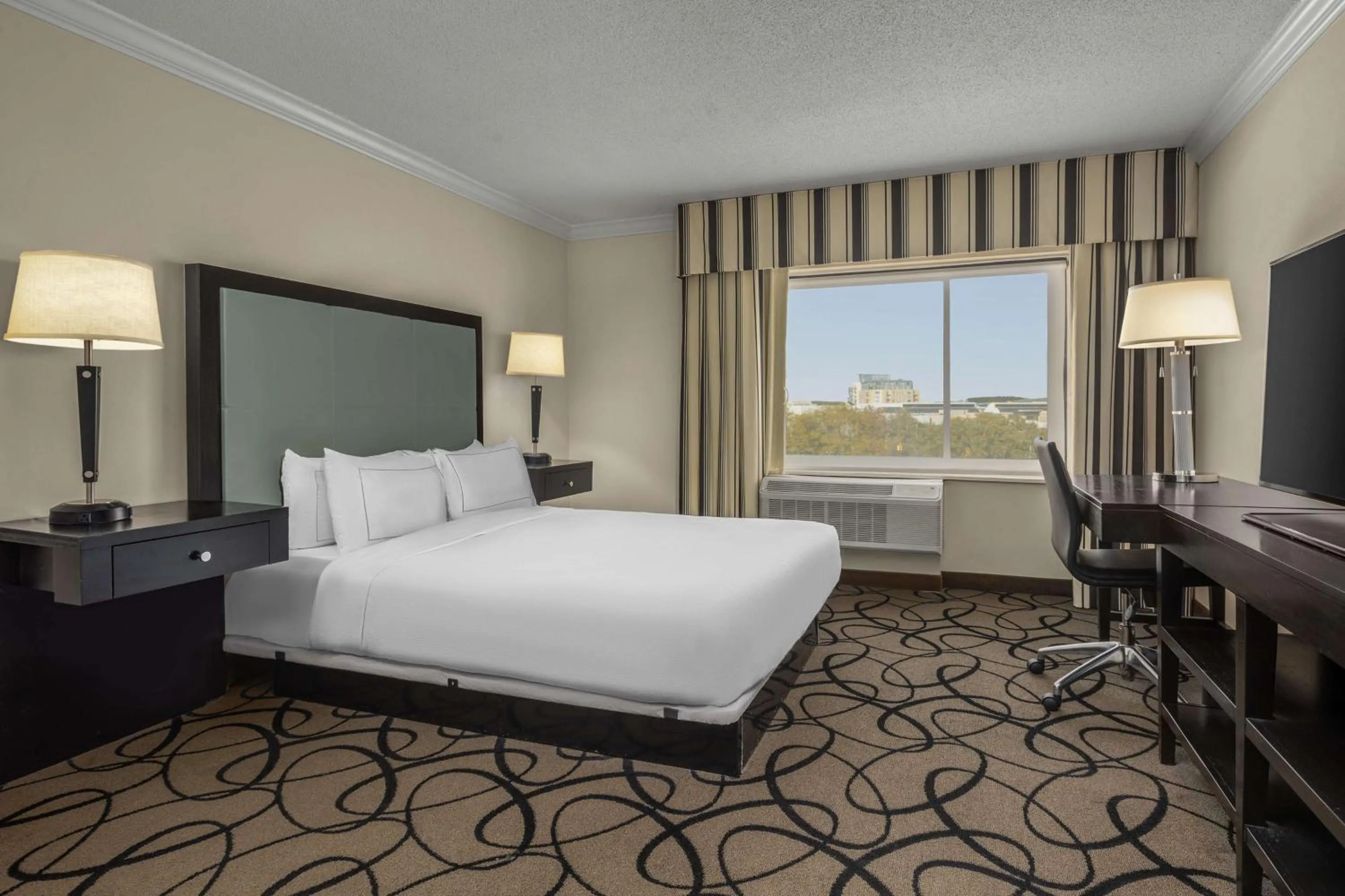 Queen Room with Hearing Accessible Tub in The Verve Boston Natick, Tapestry Collection by Hilton