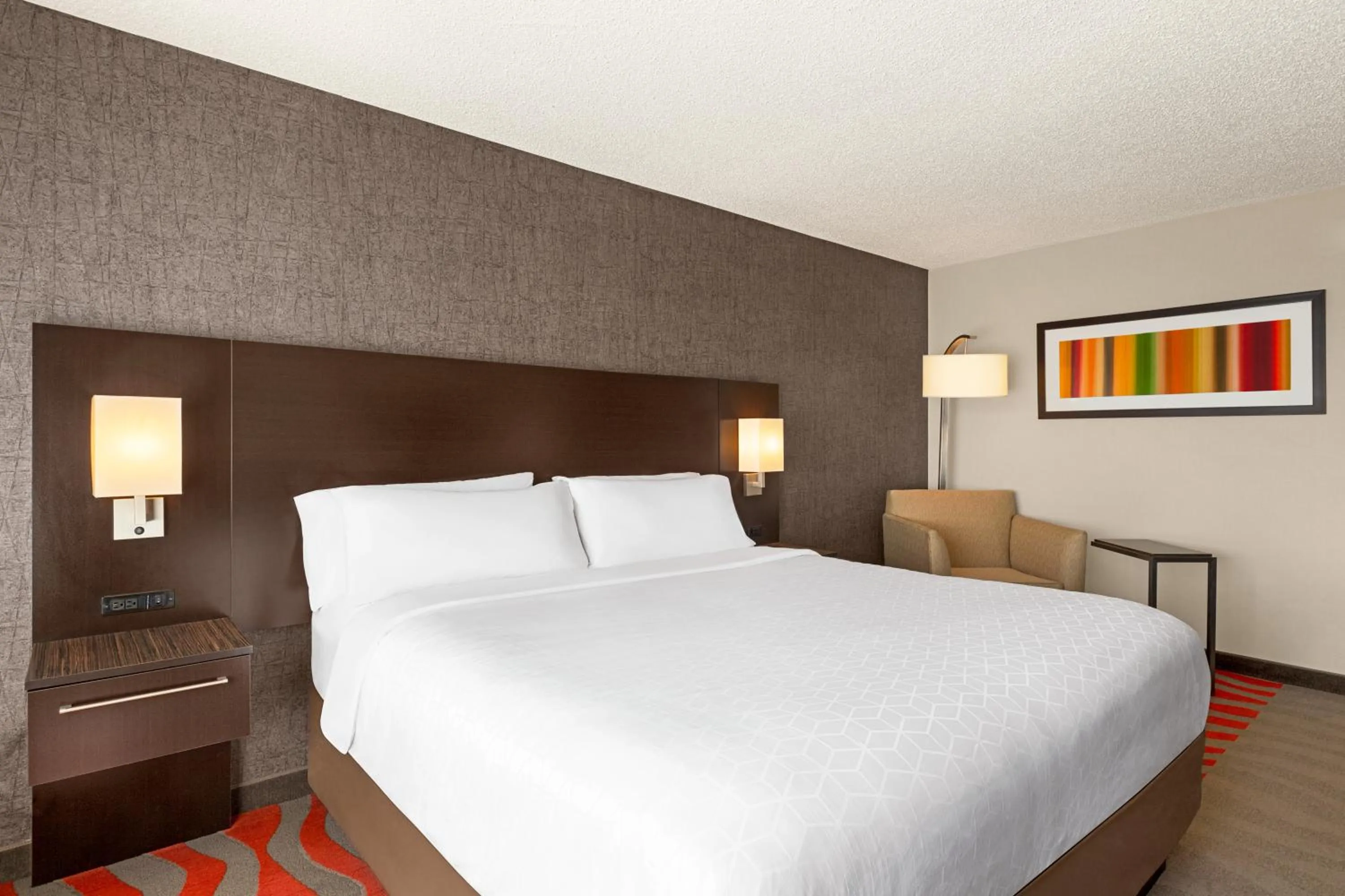 Standard King Room in Holiday Inn Boston - Cambridge Area by IHG