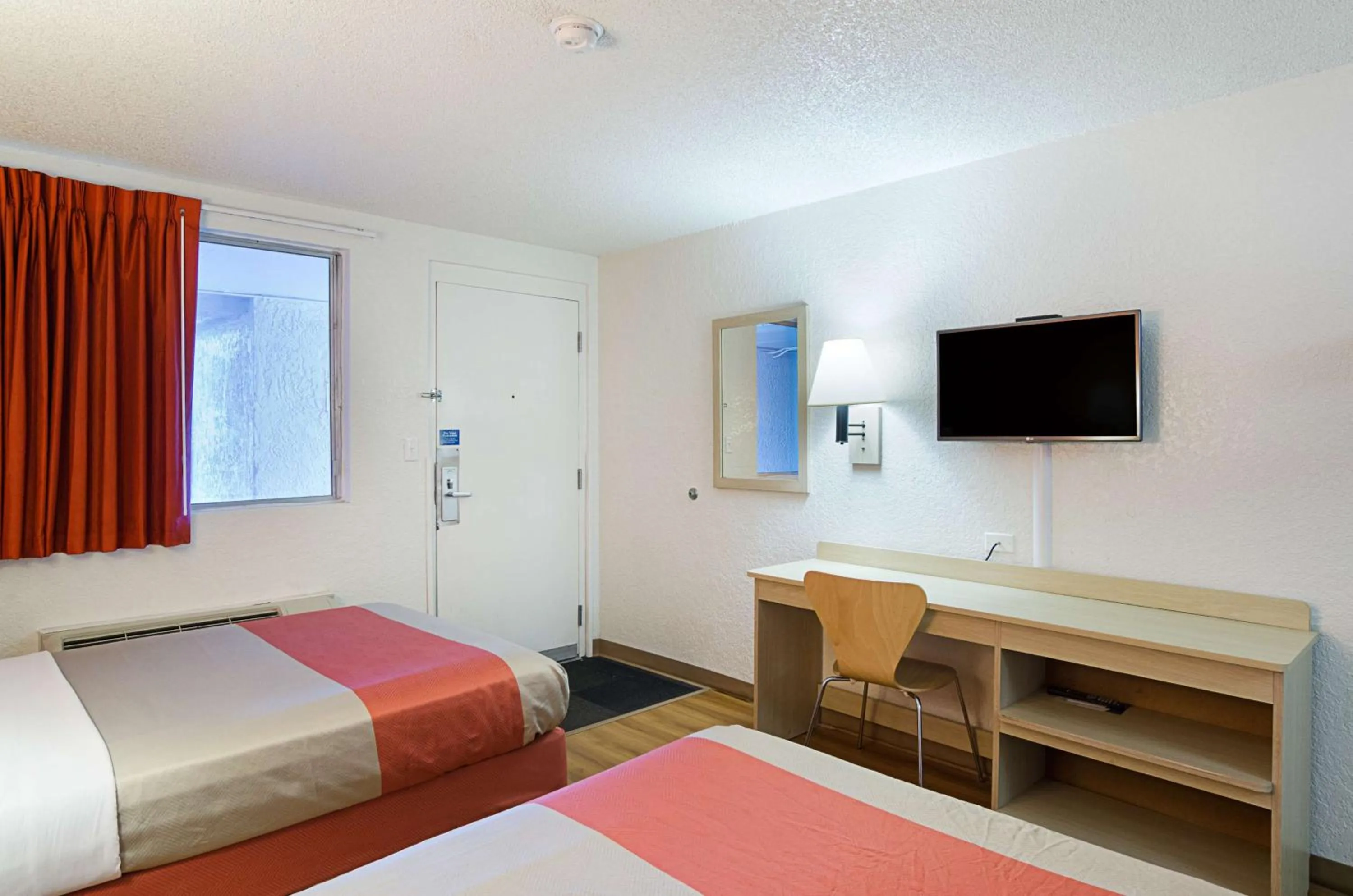 Deluxe Quadruple Room in Motel 6- Denver, CO Downtown