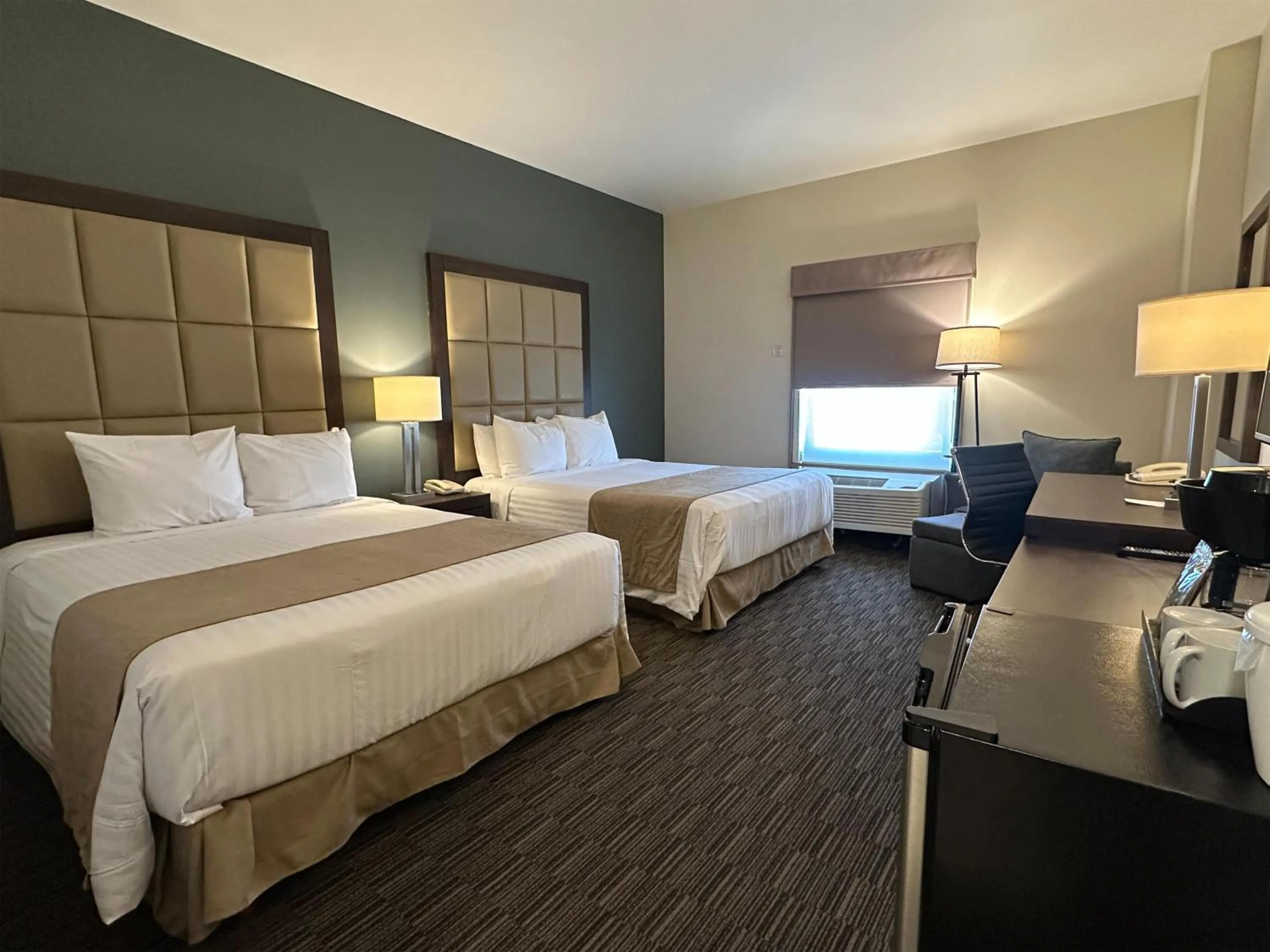 Standard Queen Room with Two Queen Beds in Best Western Plus Chihuahua Juventud