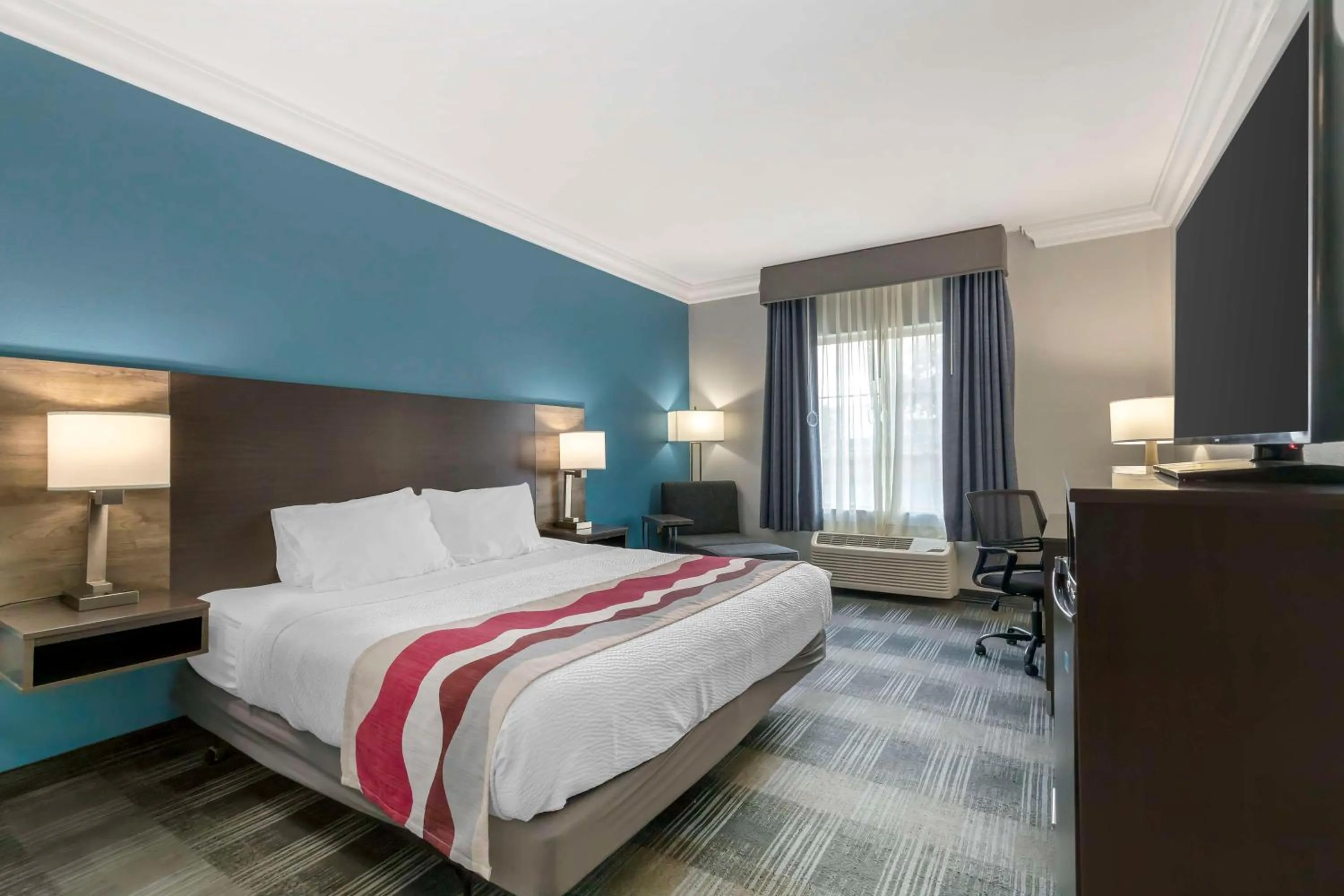 King Room - Disability Access in Best Western Medical Center North Inn & Suites Near Six Flags