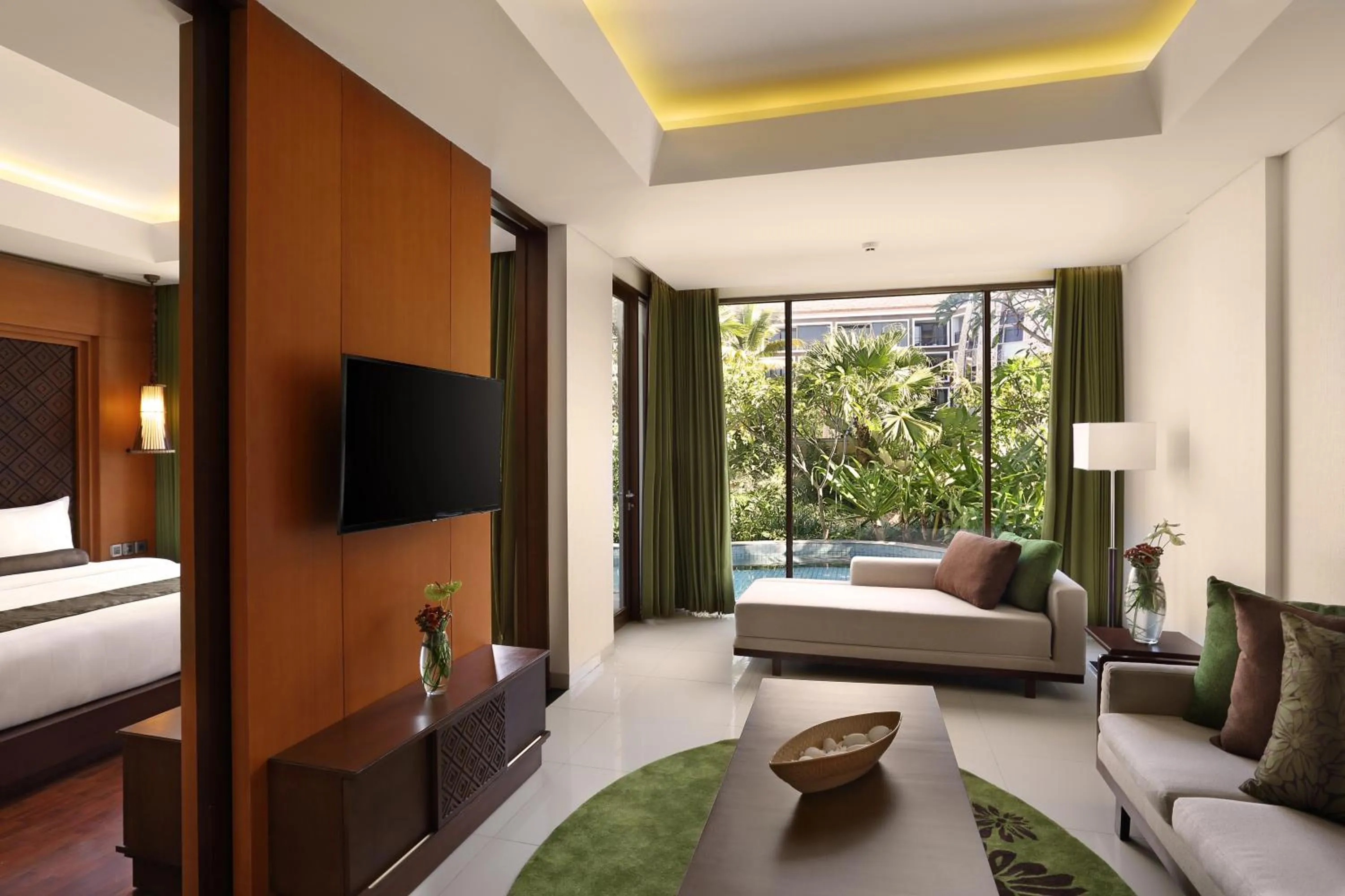 Queen Suite with Pool Access in Golden Tulip Jineng Resort Bali