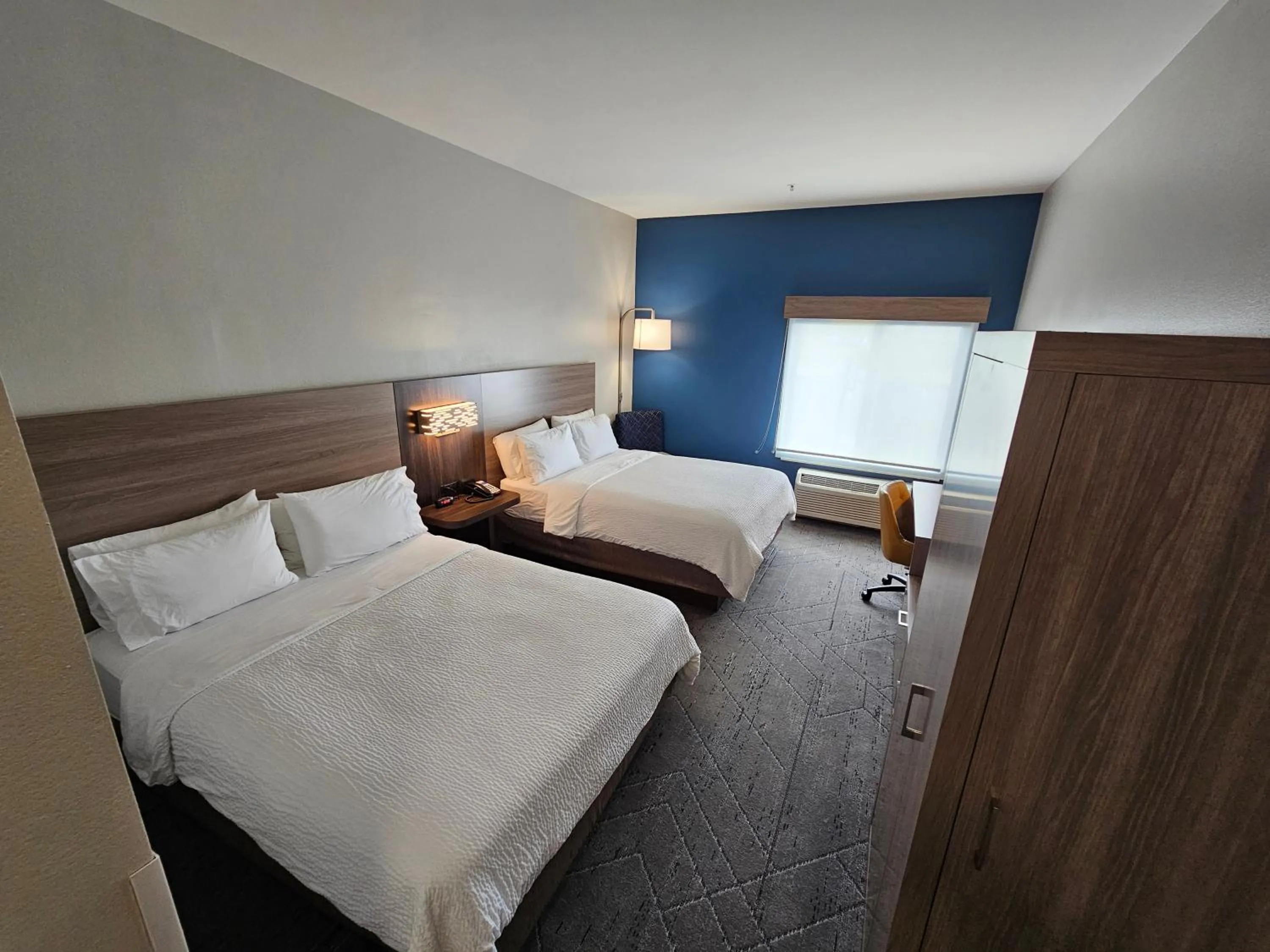 Standard Queen Room with Two Queen Beds and Mobility Accessible Tub in Holiday Inn Express Hotel & Suites Cincinnati-Blue Ash by IHG