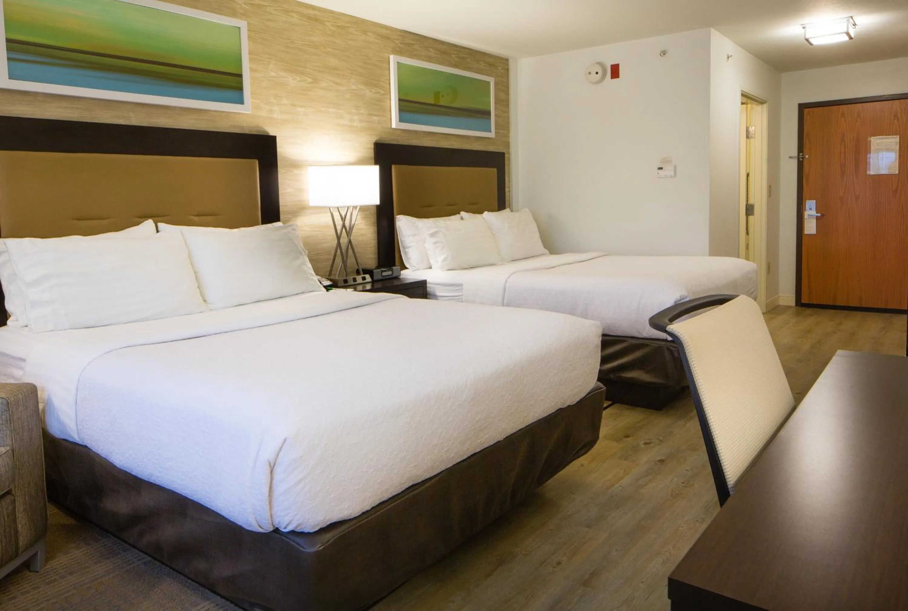 Standard Queen Room with Two Queen Beds in Holiday Inn Hotel & Suites Bloomington Airport by IHG