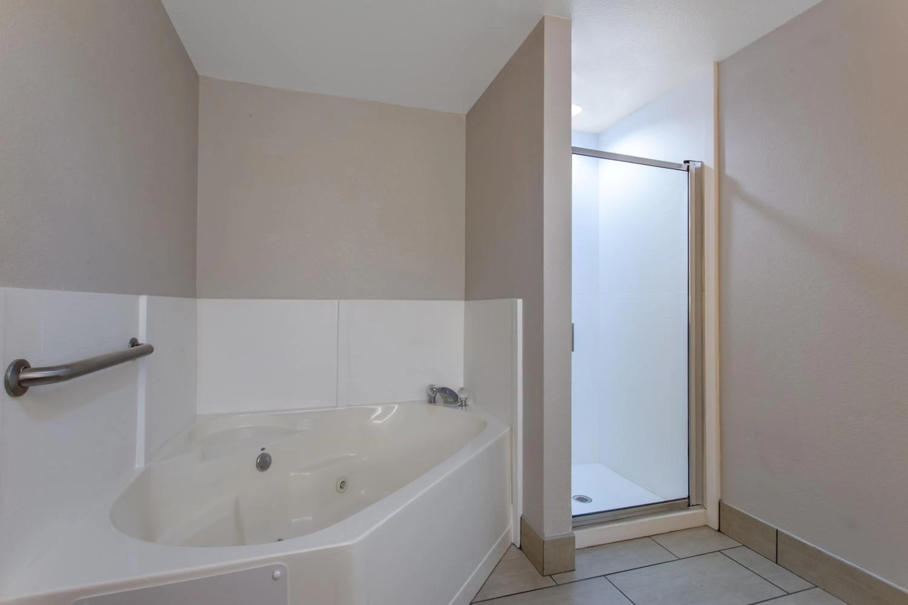 Standard Queen Room with Two Queen Beds in Holiday Inn Express Silver Springs - Ocala by IHG