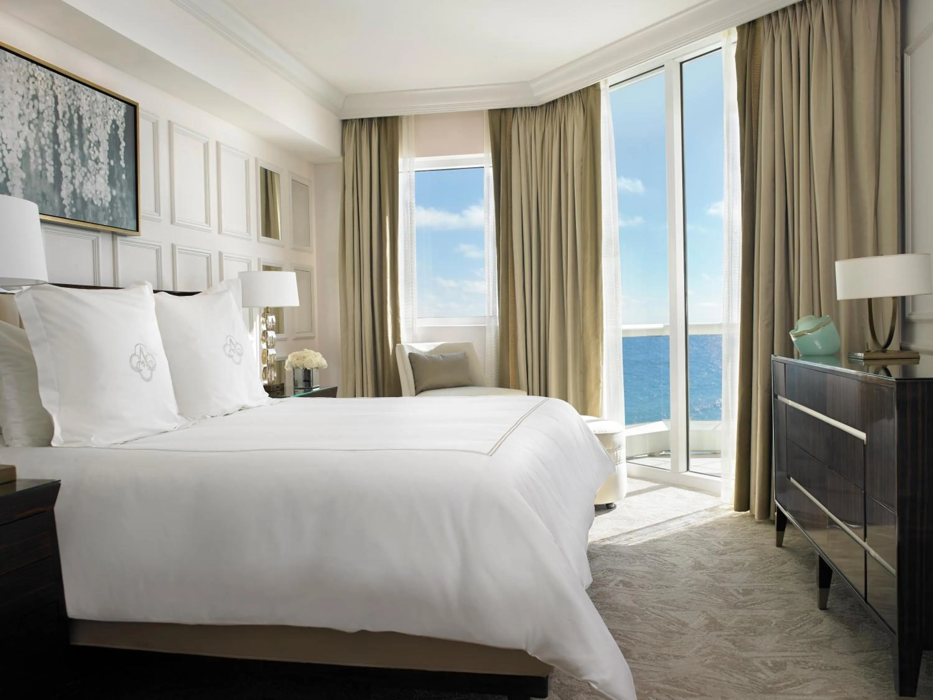 Deluxe One-Bedroom Suite - Oceanfront in Acqualina Resort and Residences