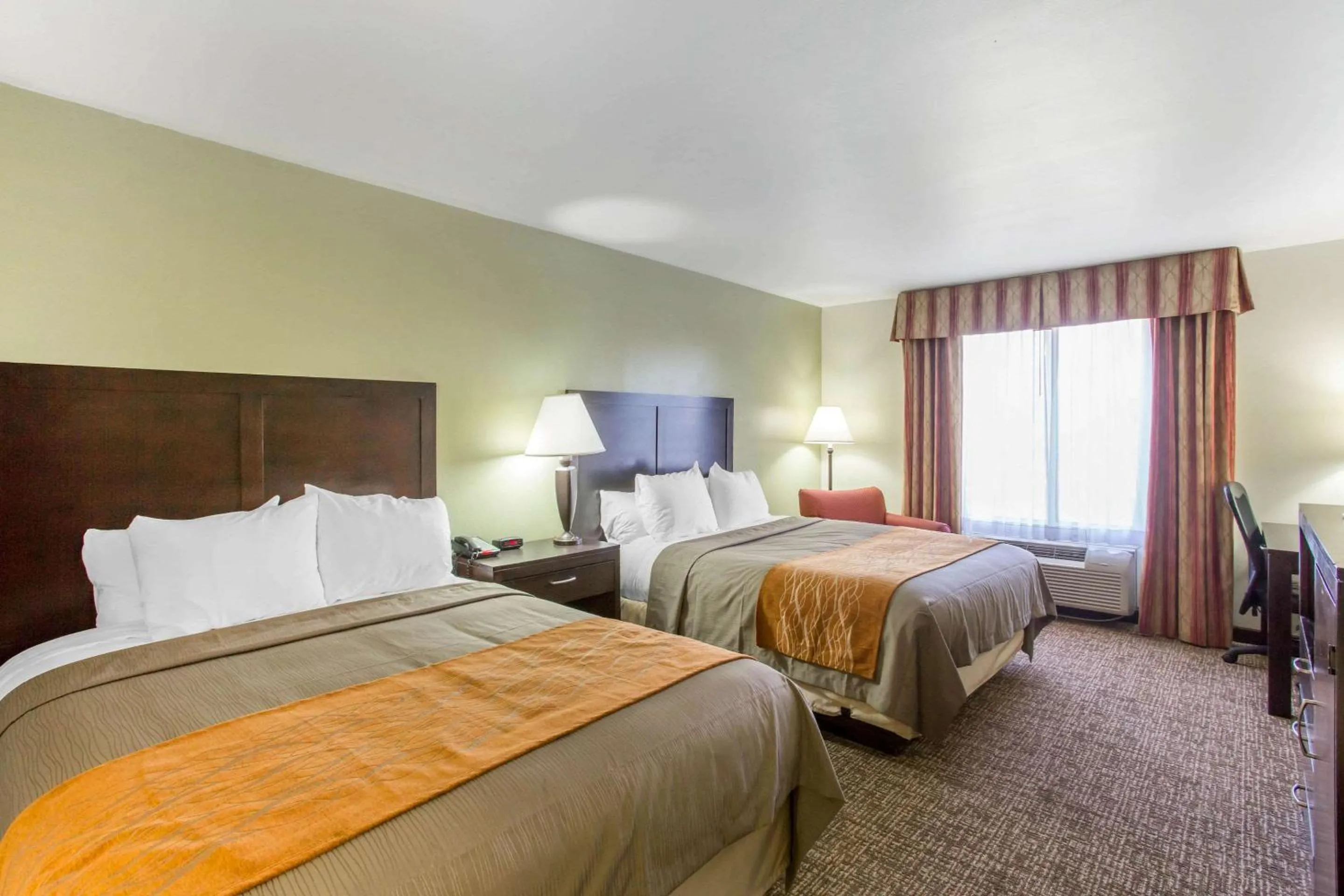 Queen Room with Two Queen Beds - Non-Smoking in Comfort Inn Franklin Highway 96