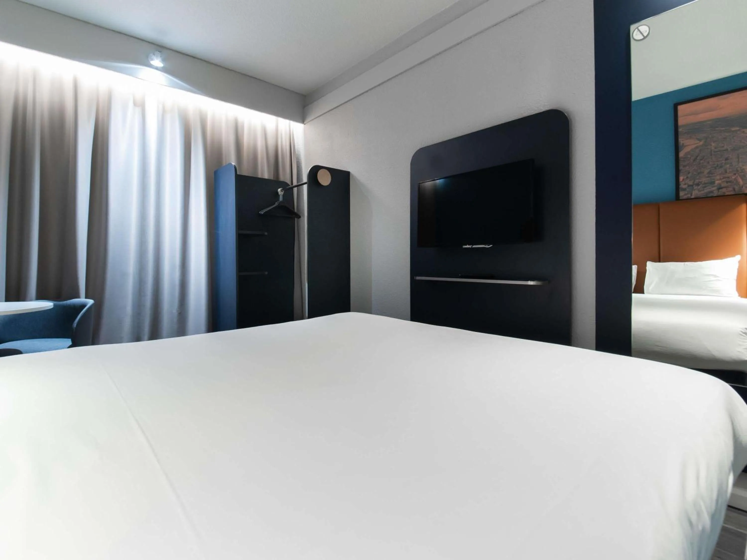 Twin Room in ibis Lyon Nord