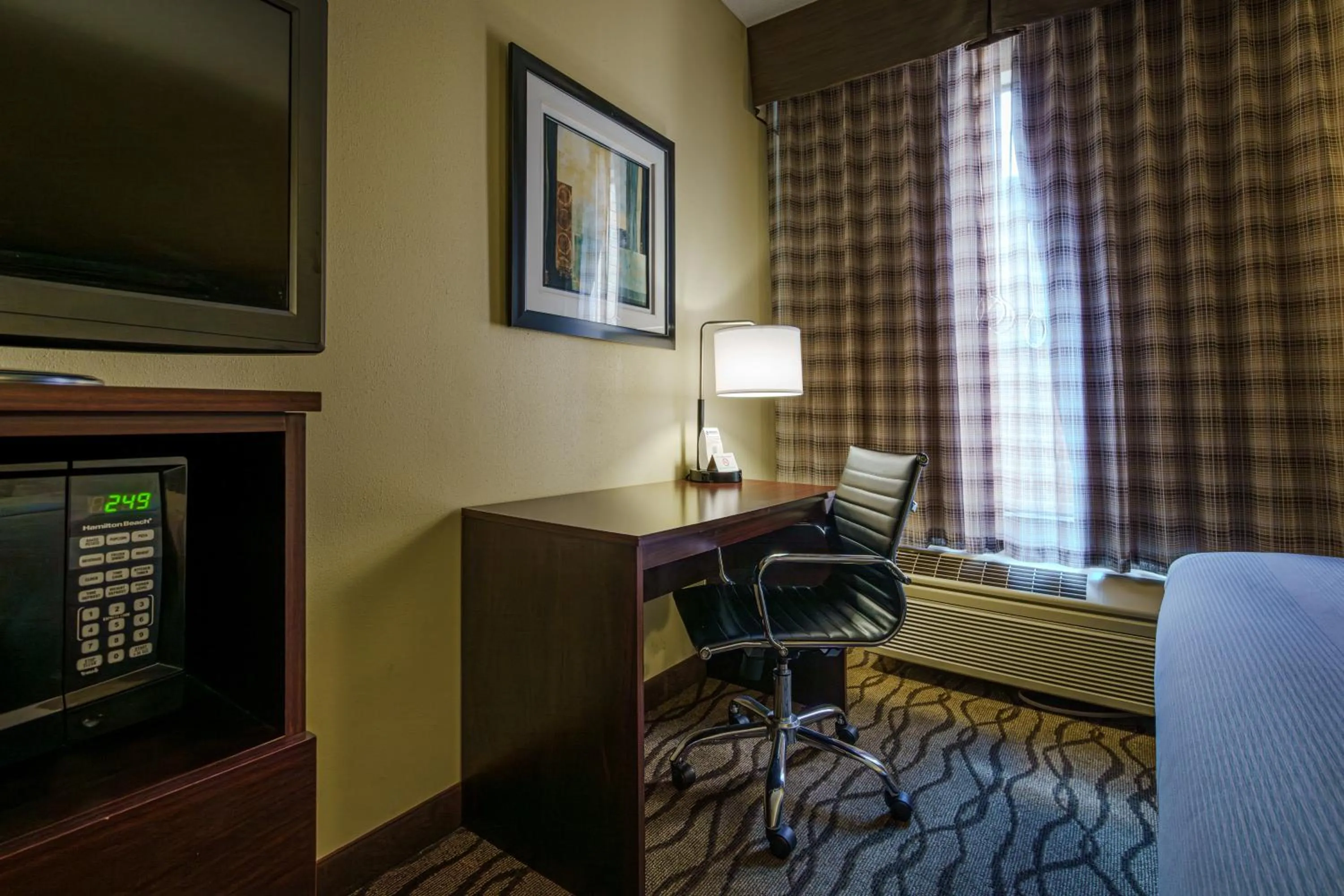 King Room- Non Smoking in Quality Inn I-75 West Chester-North Cincinnati