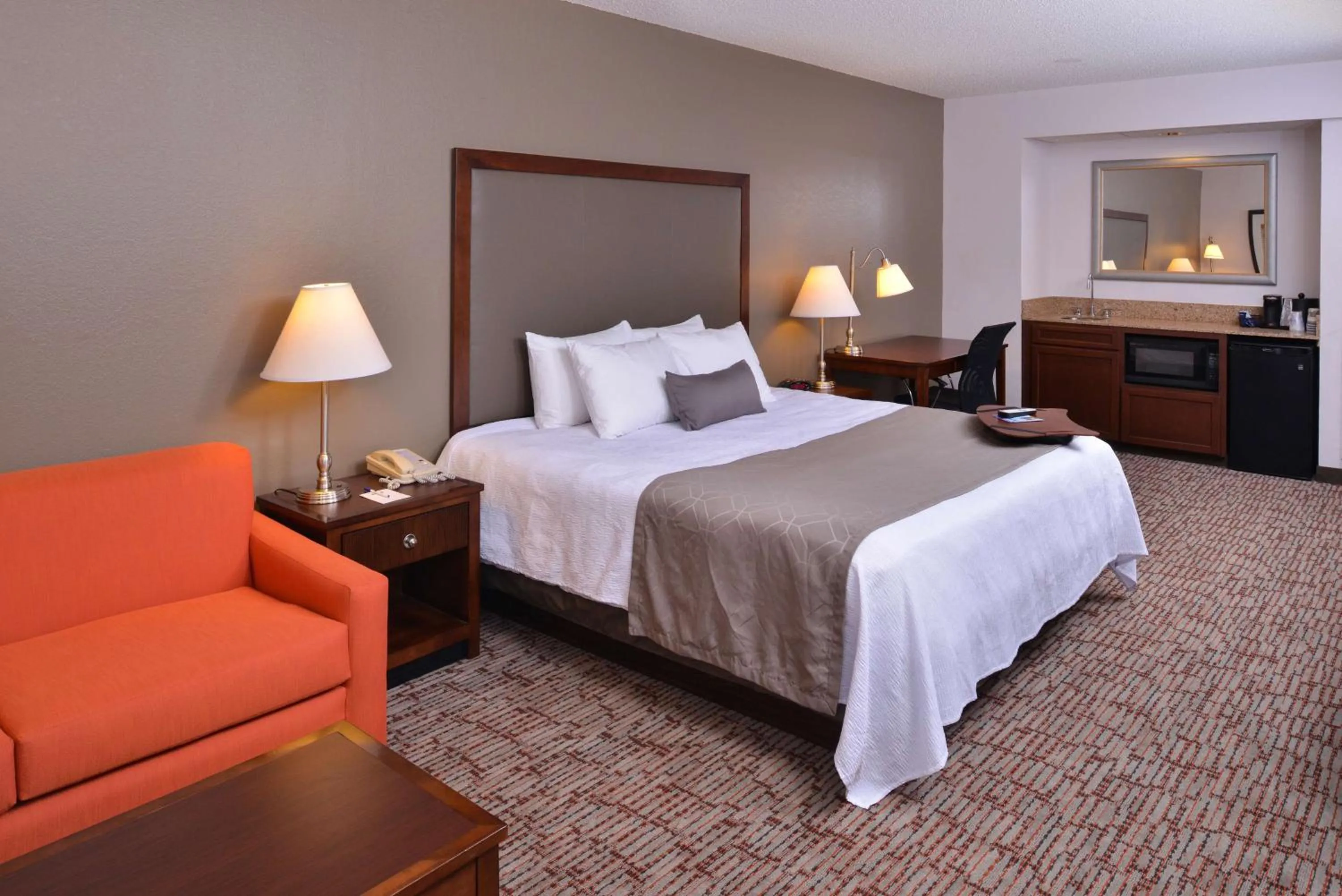 King Room with Sofa Bed - Shower Only/Non-Smoking in Best Western Plus Wichita West Airport Inn