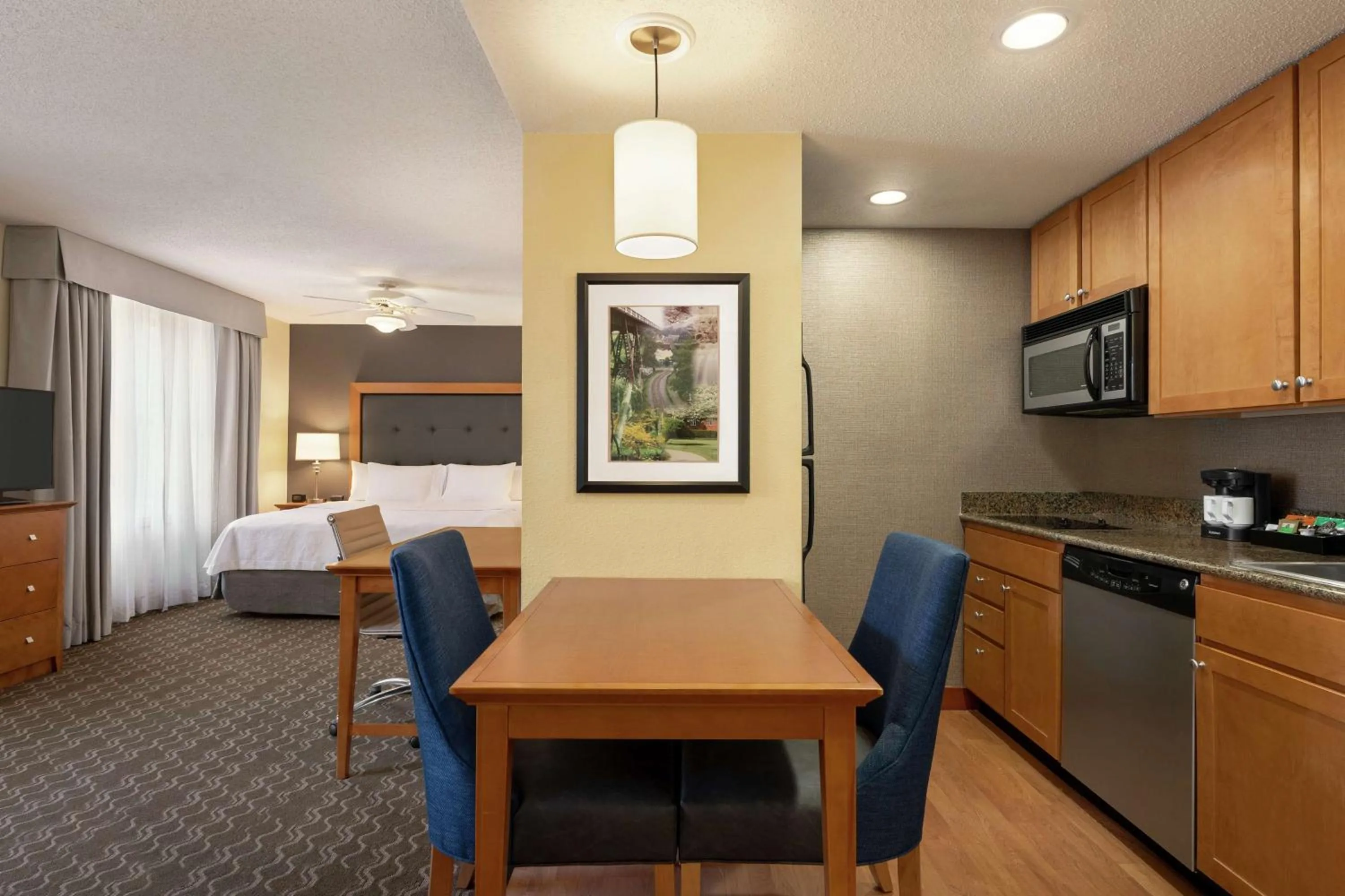 Premium King Studio Suite - Non-Smoking in Homewood Suites by Hilton Allentown-Bethlehem Airport