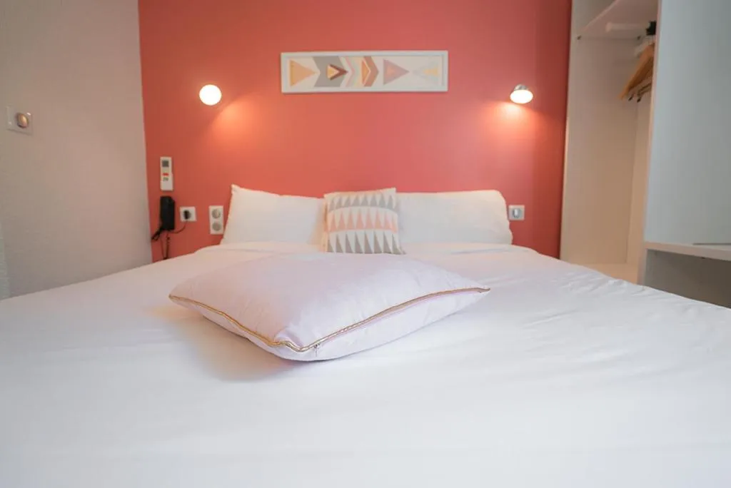 Superior Double Room in Logis Hôtel- Hôtel Restaurant Le Rialto