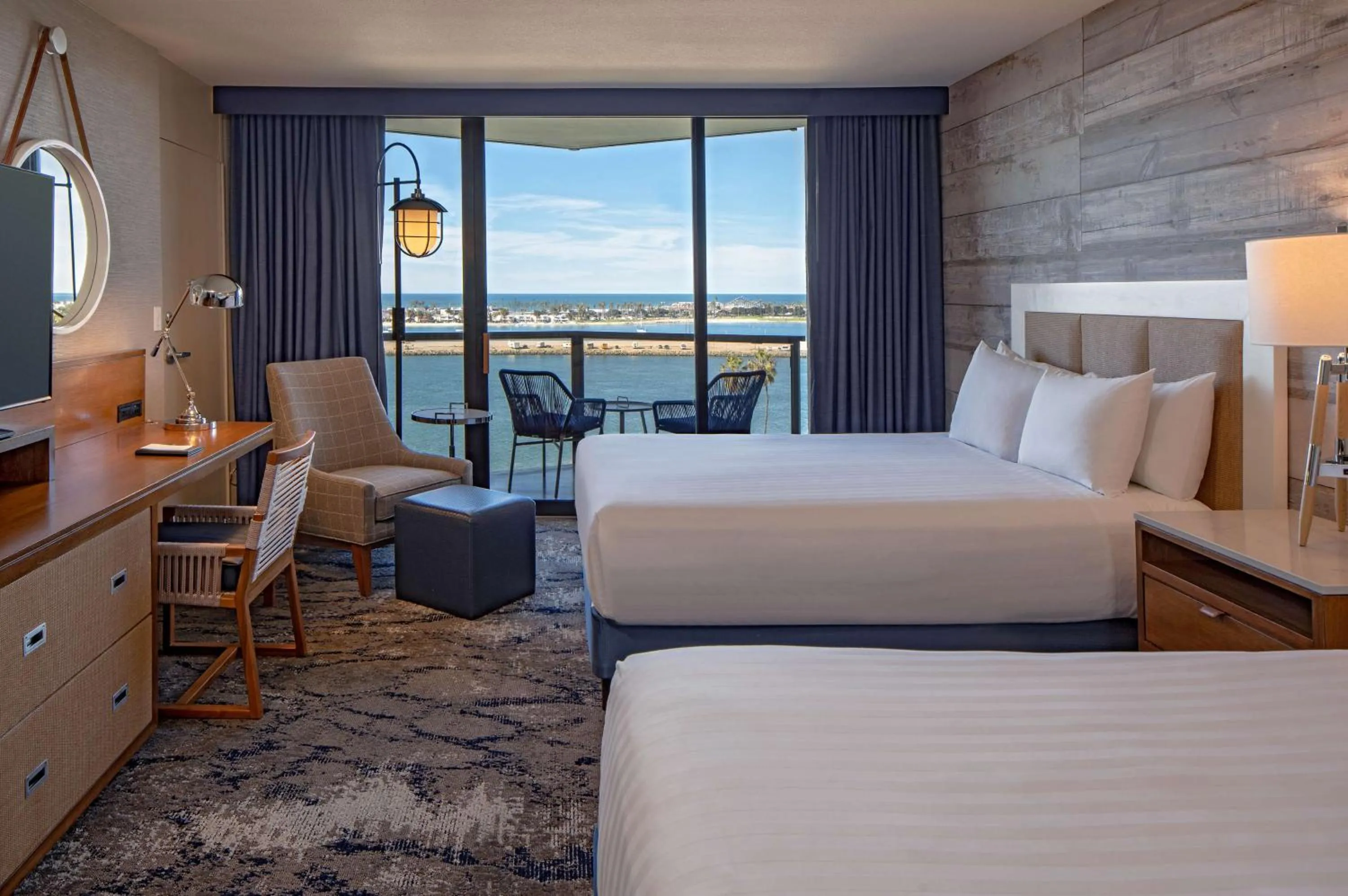 Queen Room with Two Queen Beds and Ocean View in Hyatt Regency Mission Bay Spa and Marina