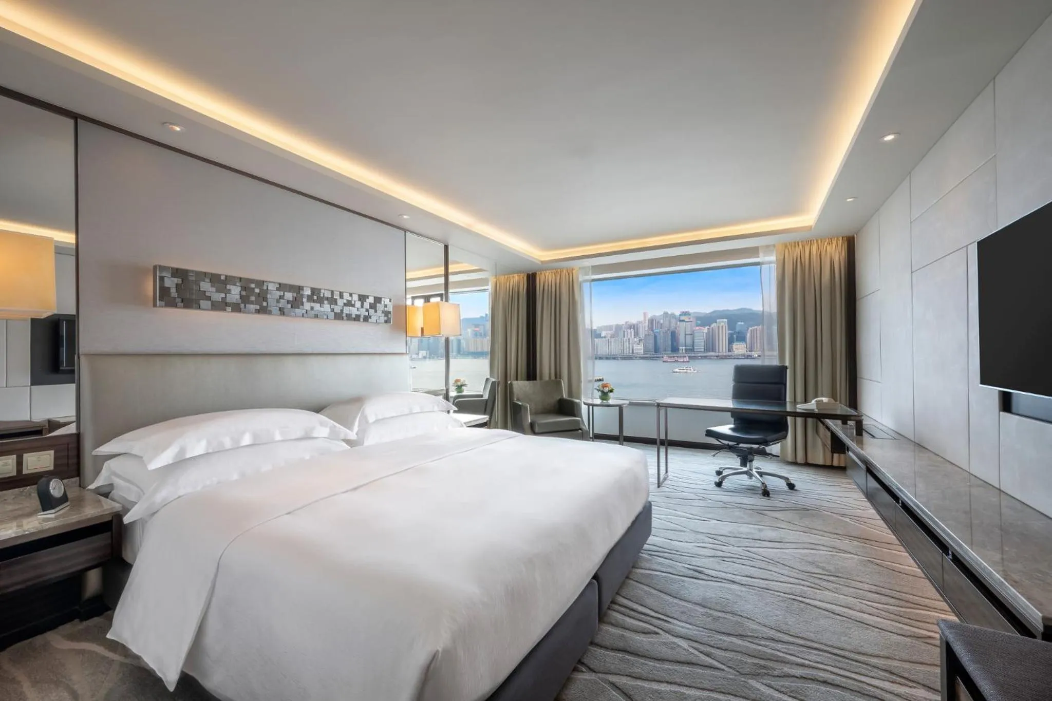 Club InterContinental Victoria Harbor King Room with Executive Lounge Access in InterContinental Grand Stanford Hong Kong by IHG
