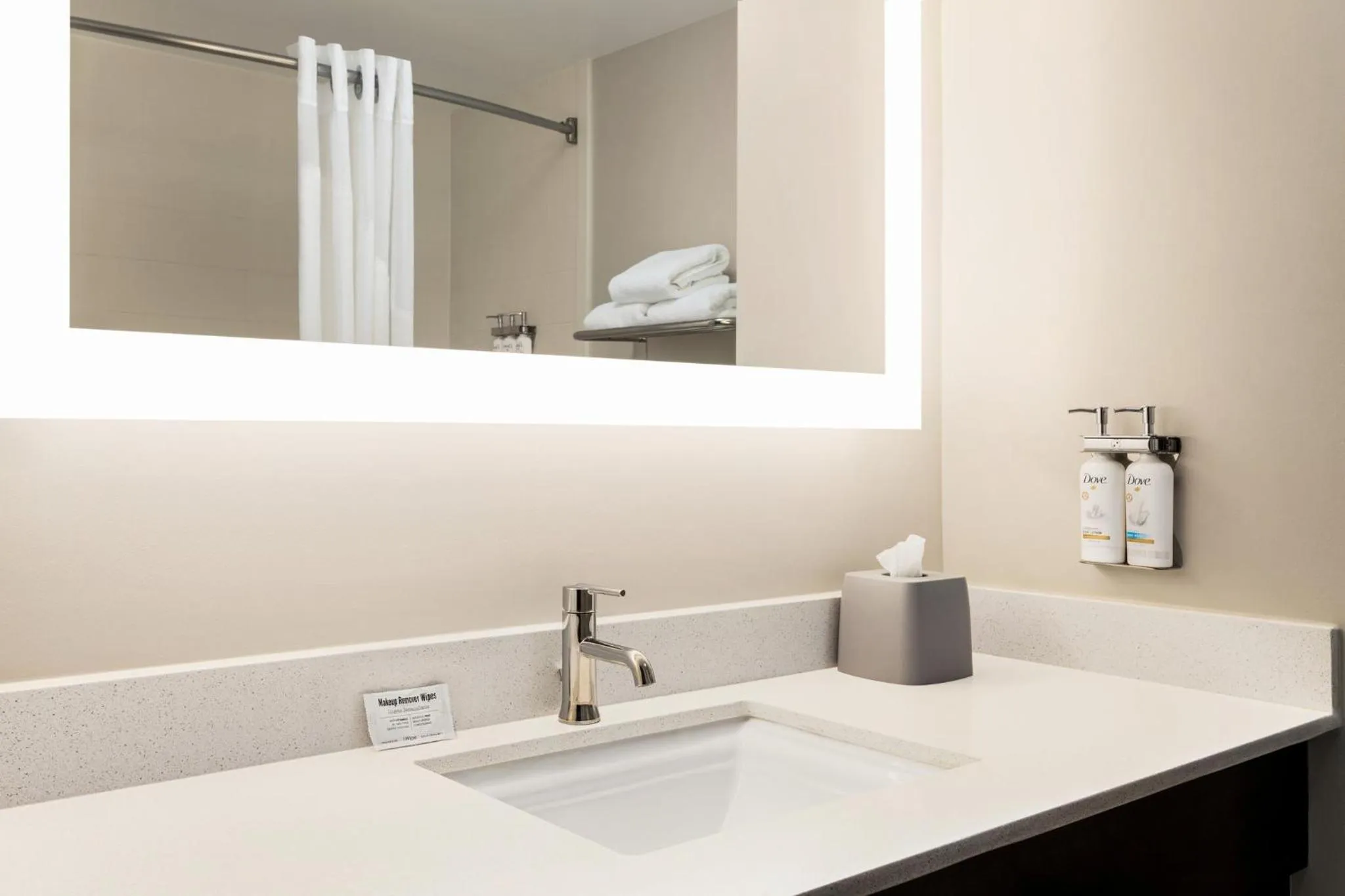 Standard Room in Holiday Inn Express Birmingham Irondale East by IHG