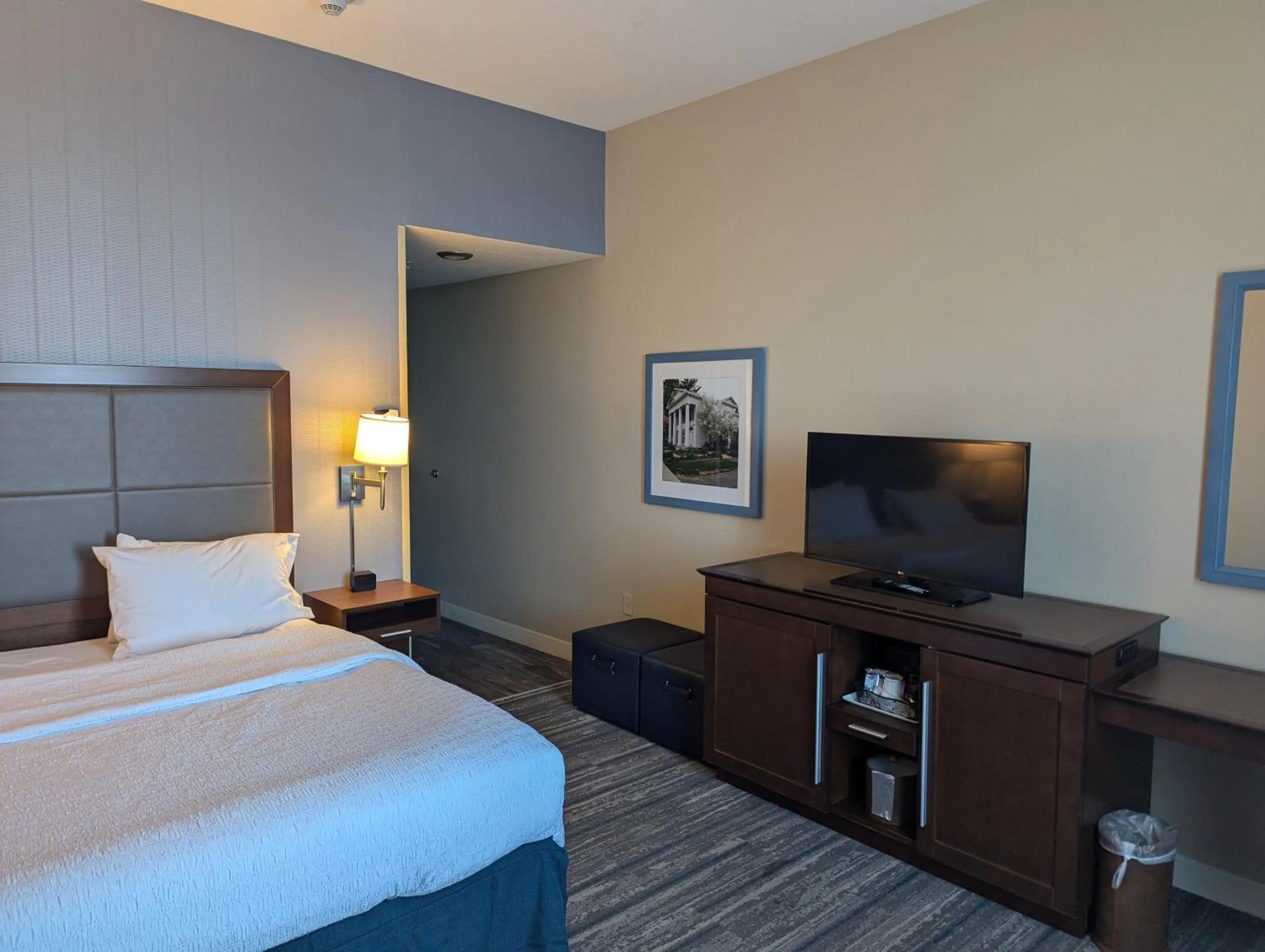 King Room - Non-Smoking in Hampton Inn & Suites Cazenovia, NY