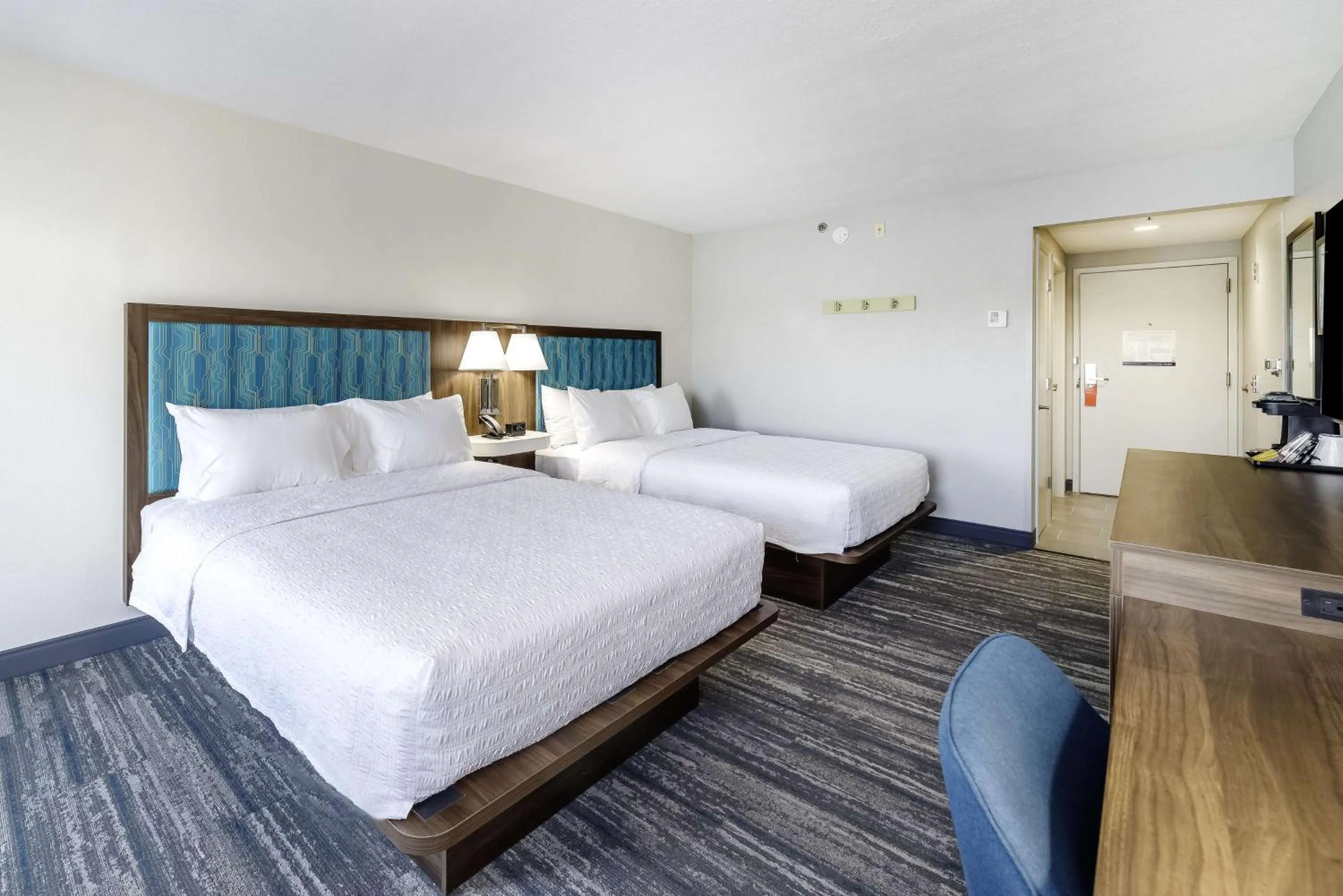 Room with Two Queen Beds and Lake View - Non-Smoking in Hampton Inn Port Charlotte