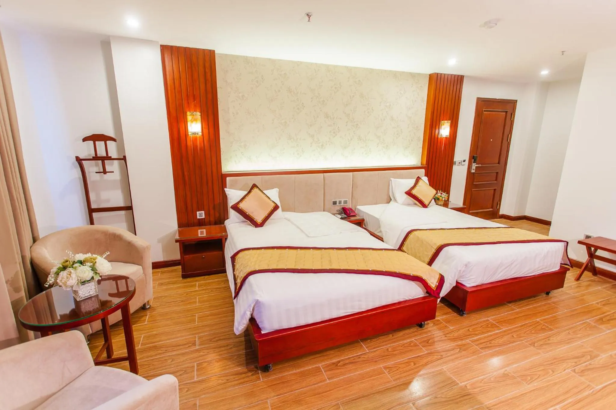 Deluxe Twin Room in Tu Son Luxury Hotel