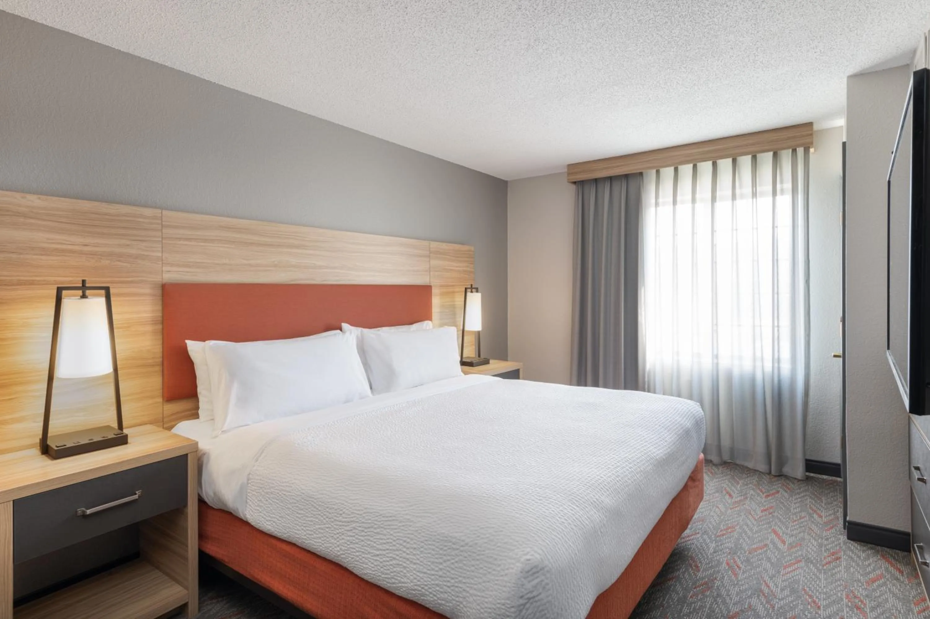 One-Bedroom King Suite in Candlewood Suites Eagan - Mall of America Area by IHG