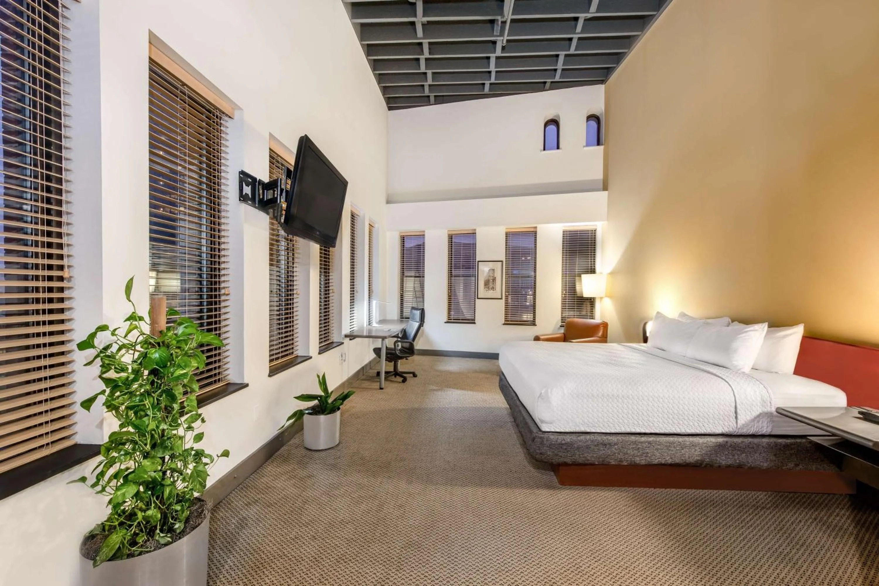 One Bedroom Loft Suite King in Sonesta Columbus Downtown