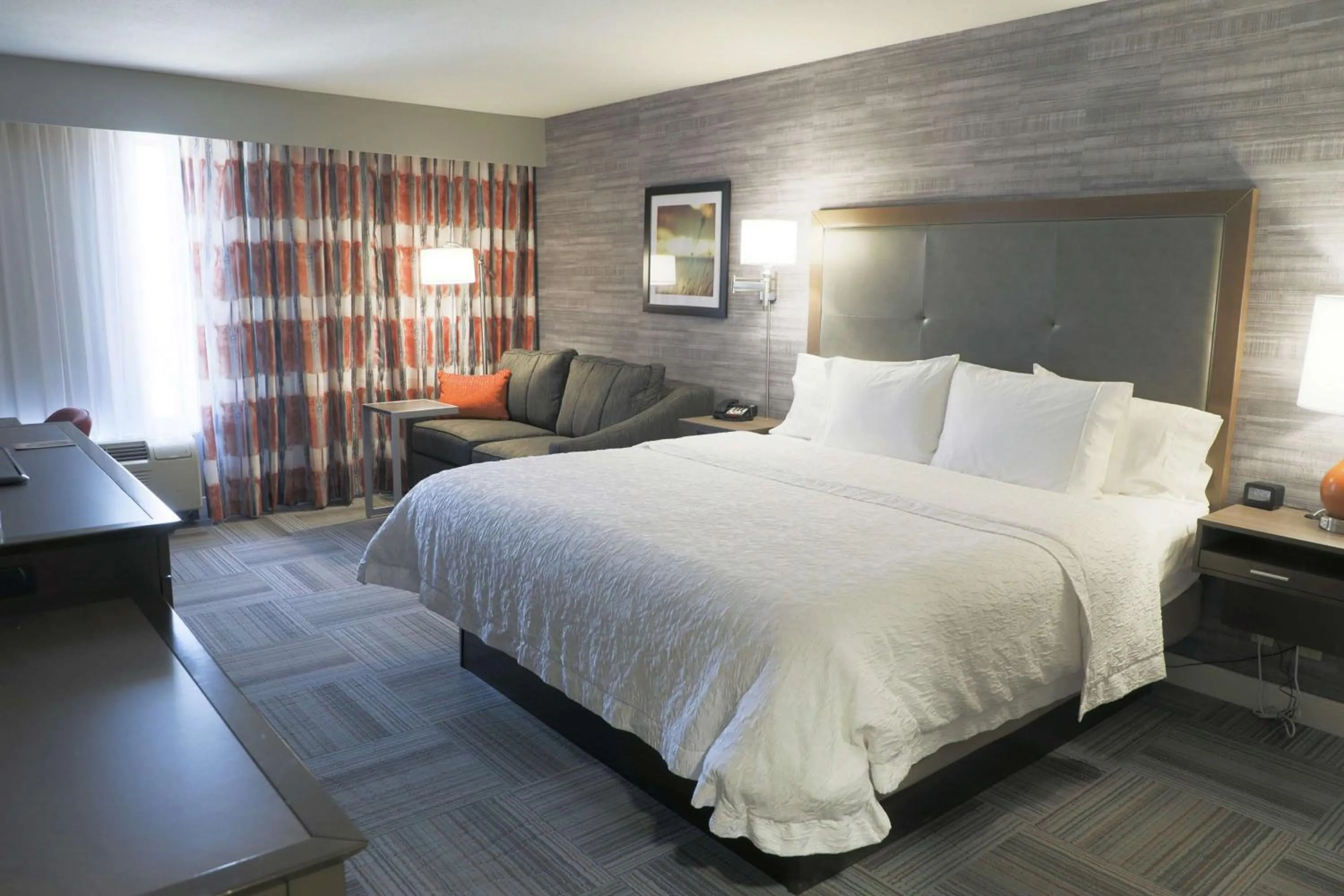 King Room with Sofa Bed and Study - Non-Smoking in Hampton Inn Muskogee