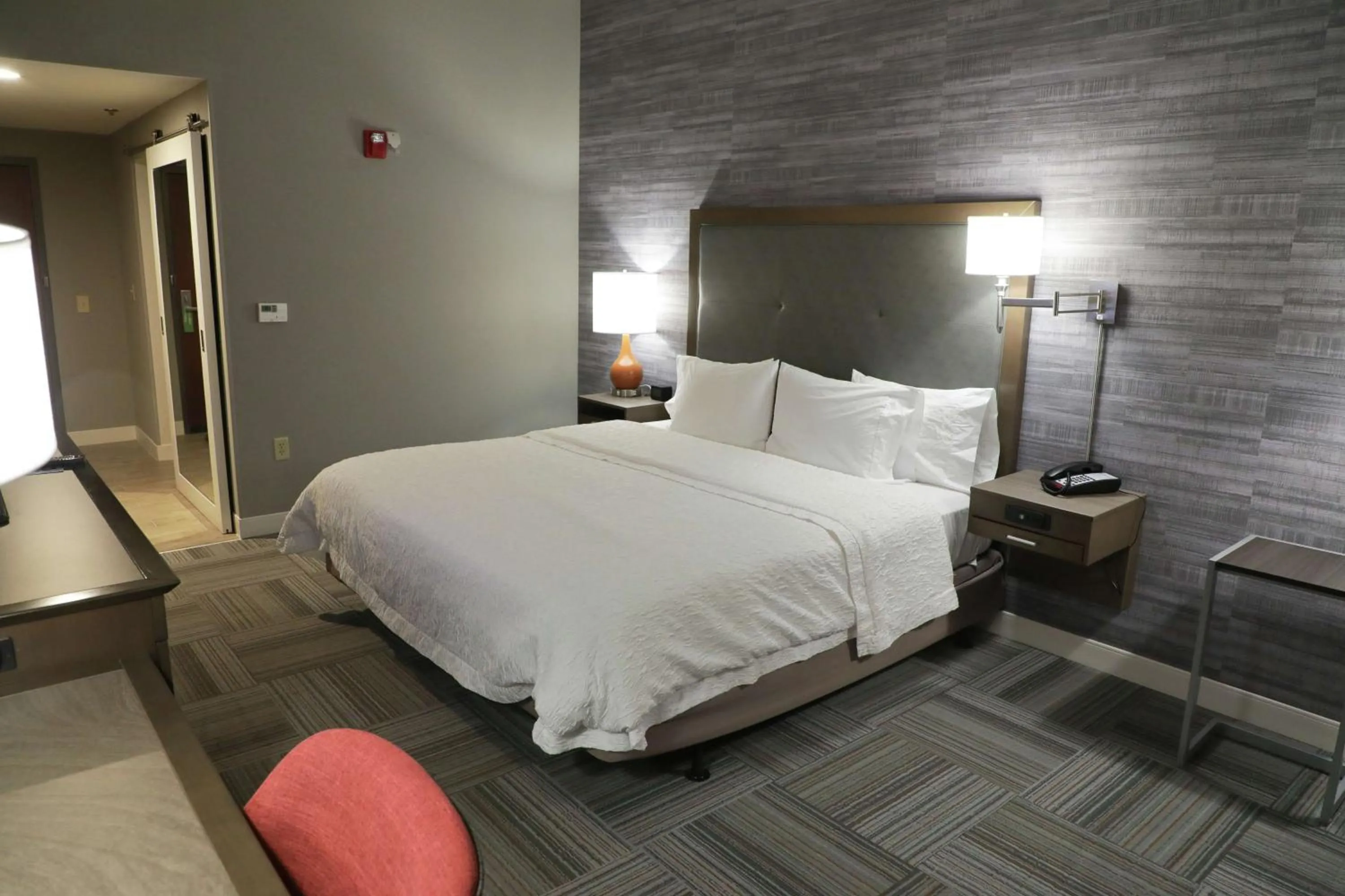 King Room with Accessible Tub - Mobility and Hearing Access/Non-Smoking in Hampton Inn Muskogee