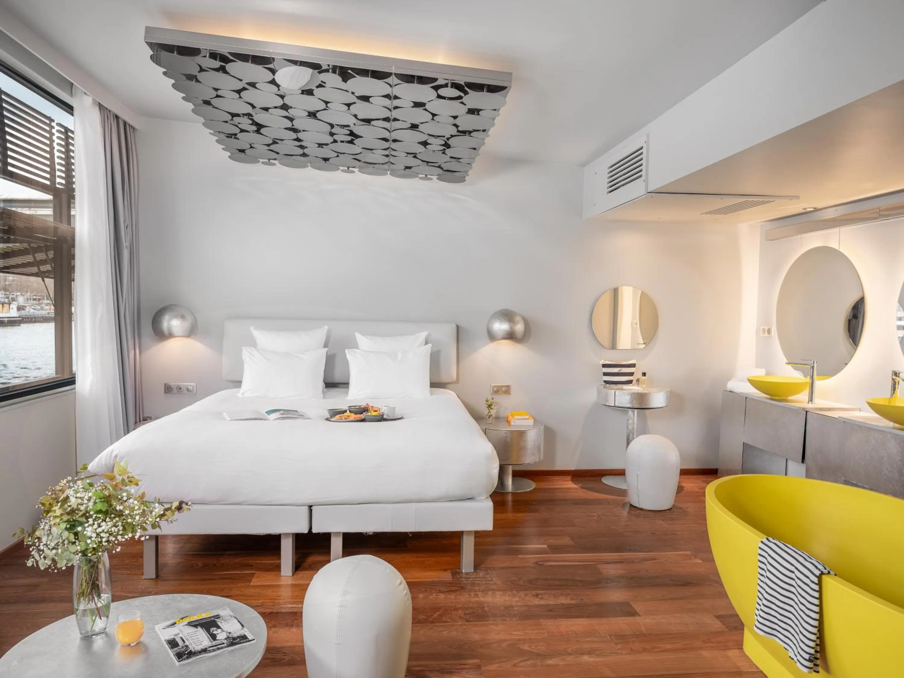 Designer Silver Suite in Hotel OFF Paris Seine