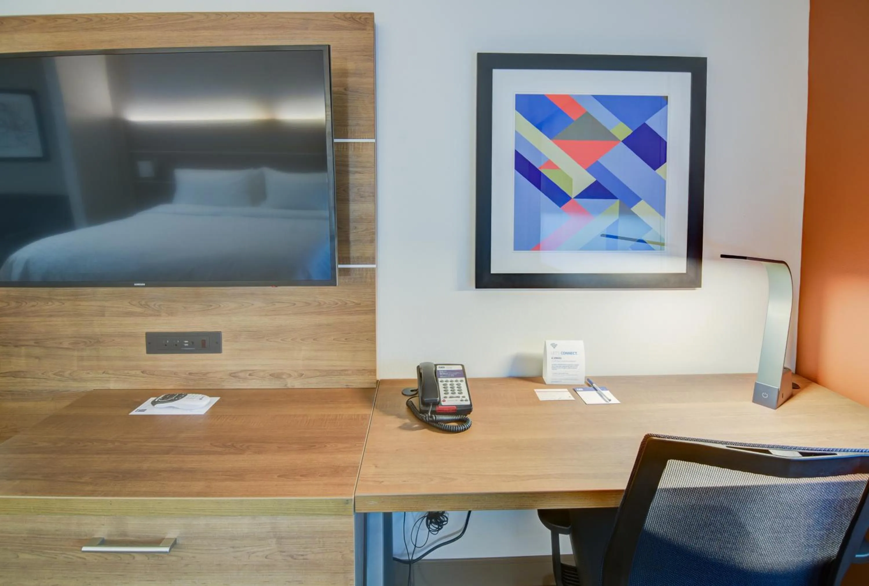 King Suite in Holiday Inn Express Hotel & Suites Foley by IHG