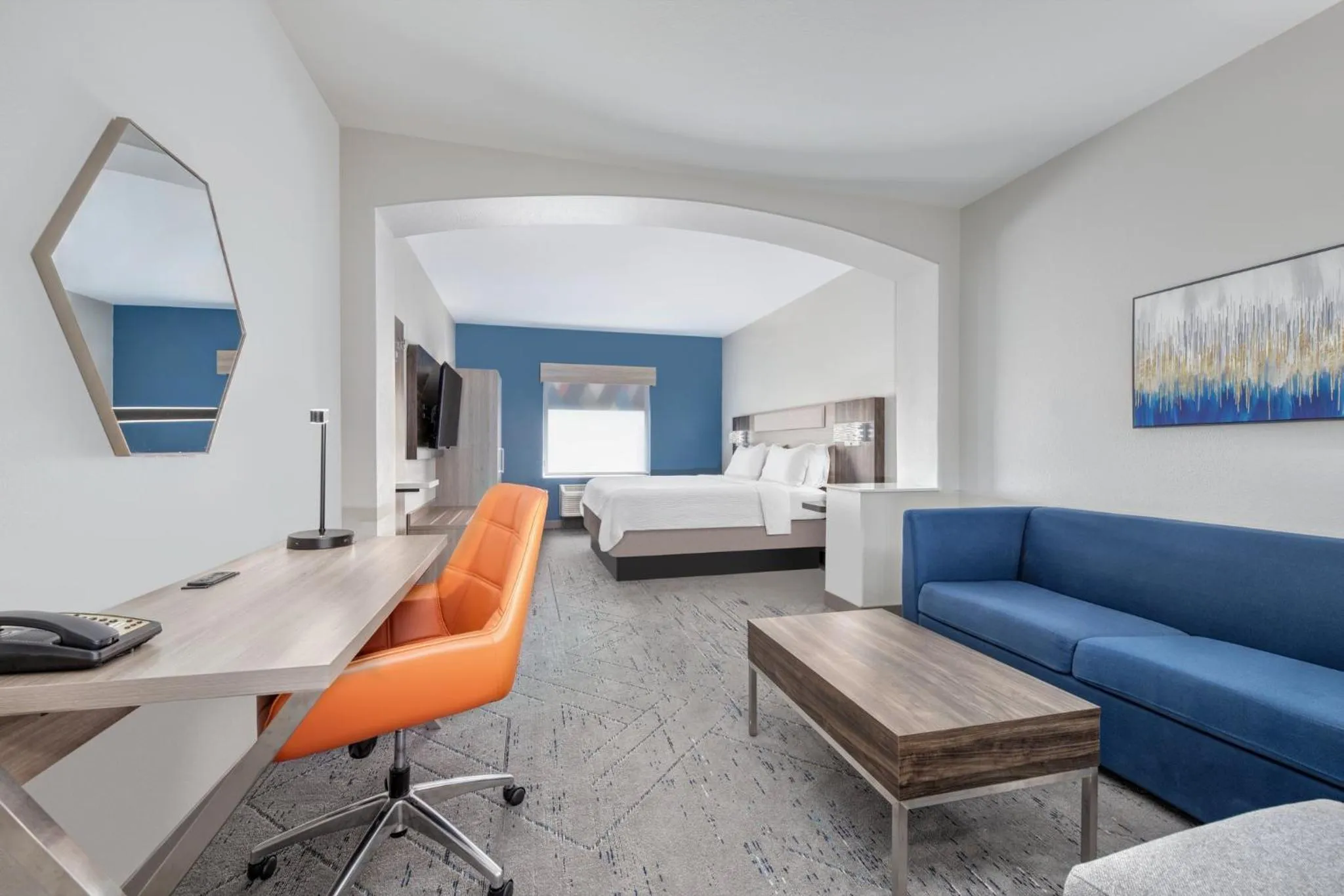 King Suite in Holiday Inn Express Hotel & Suites Dallas West by IHG