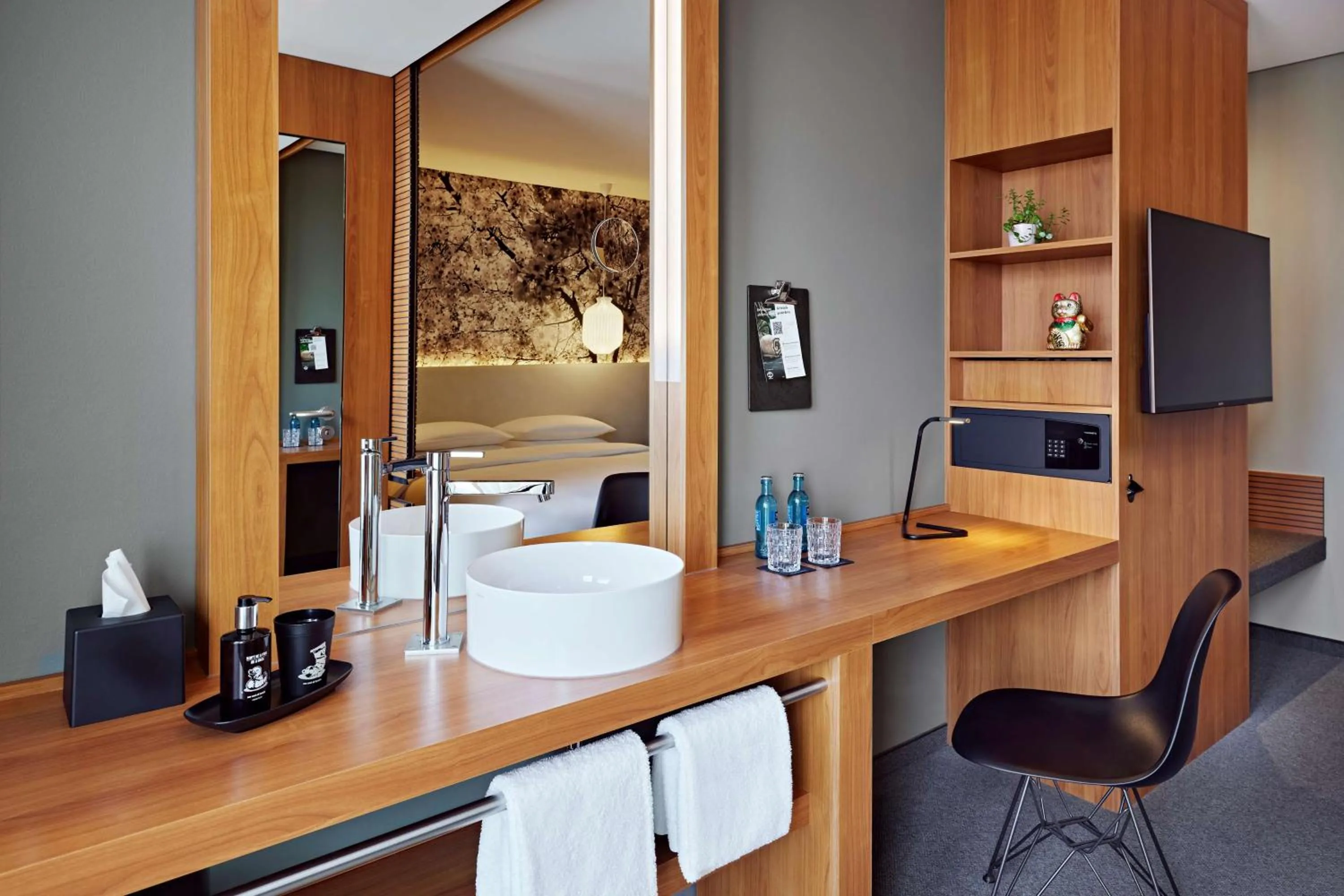 Queen Room with Courtyard View in Me and All Hotel Dusseldorf, by Hyatt