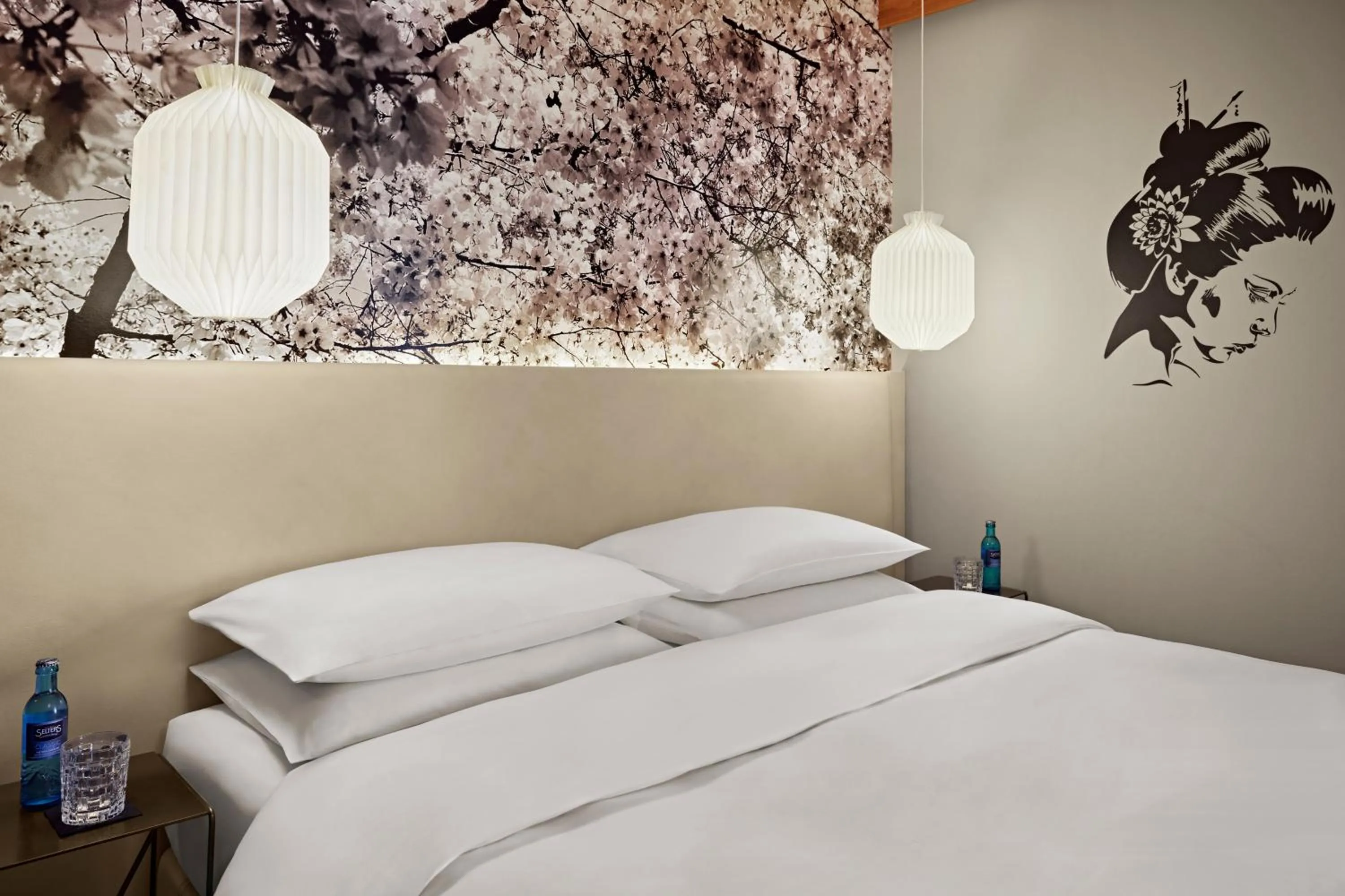 Queen Room in Me and All Hotel Dusseldorf, by Hyatt