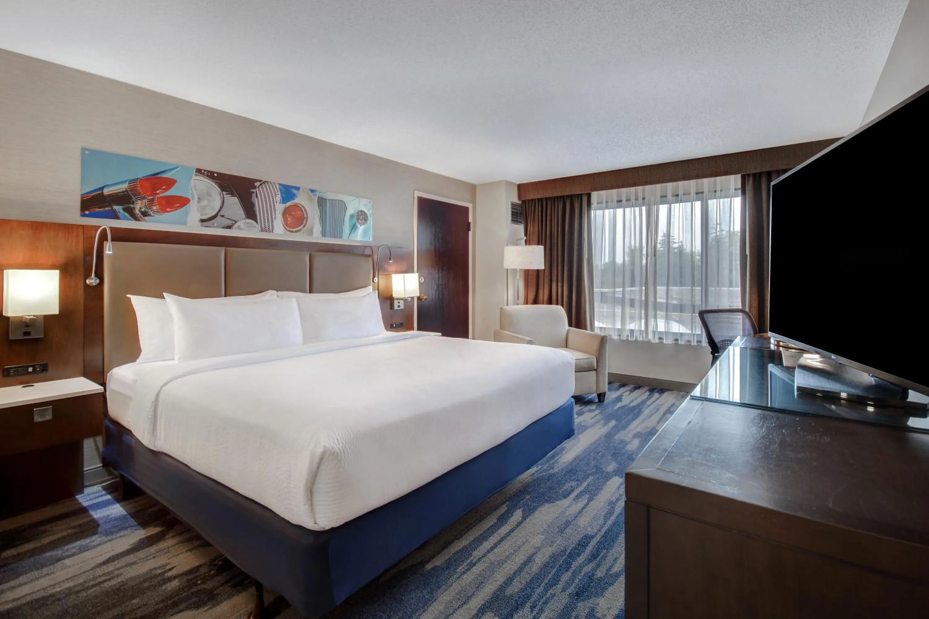 Standard King Room in Crowne Plaza Auburn Hills by IHG