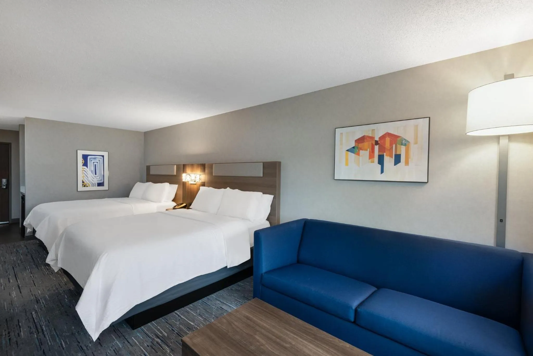 Queen Suite with Two Queen Beds and Sofa Bed in Holiday Inn Express & Suites Wadsworth by IHG