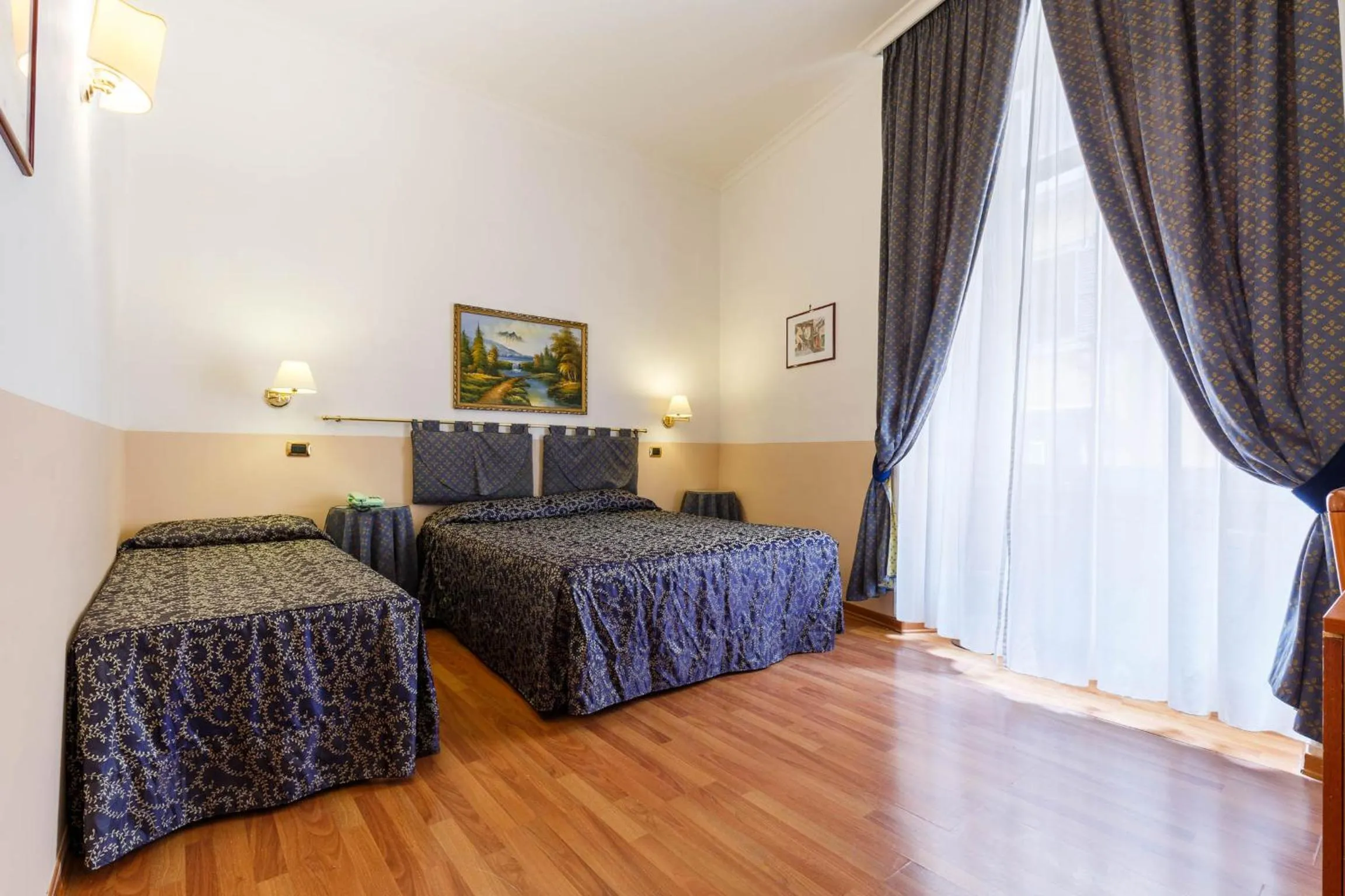 Family Room in Hotel Paris